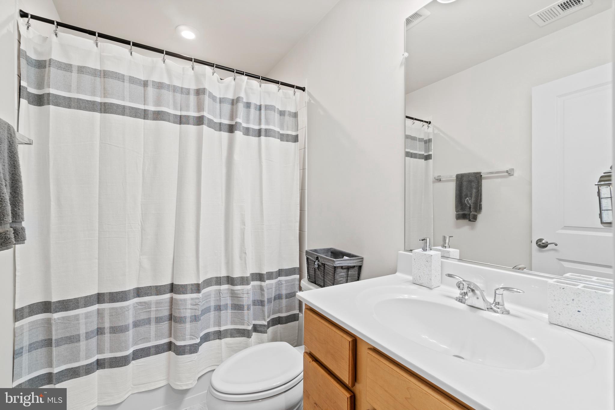 BRADLEY SQUARE - Residential