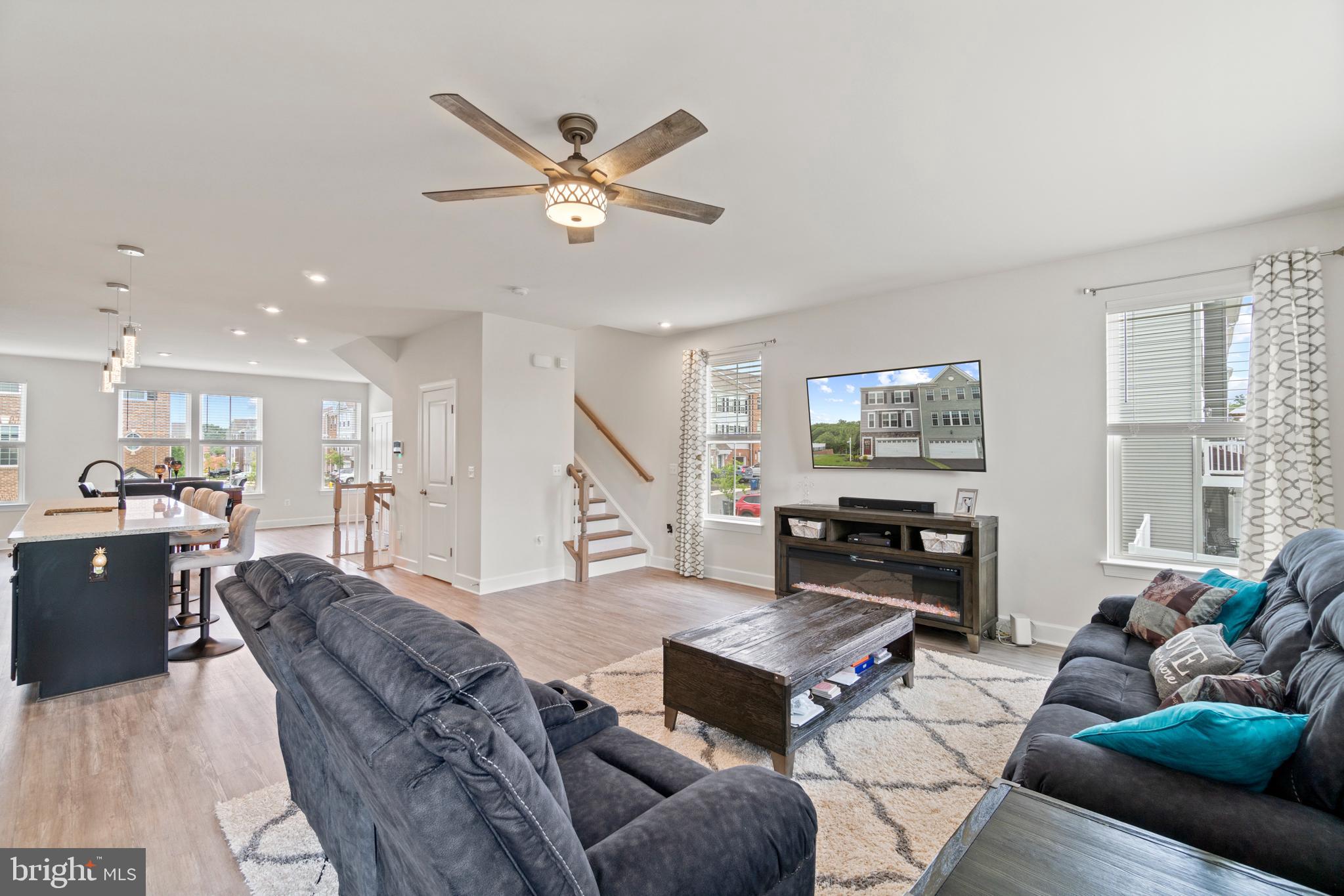 BRADLEY SQUARE - Residential