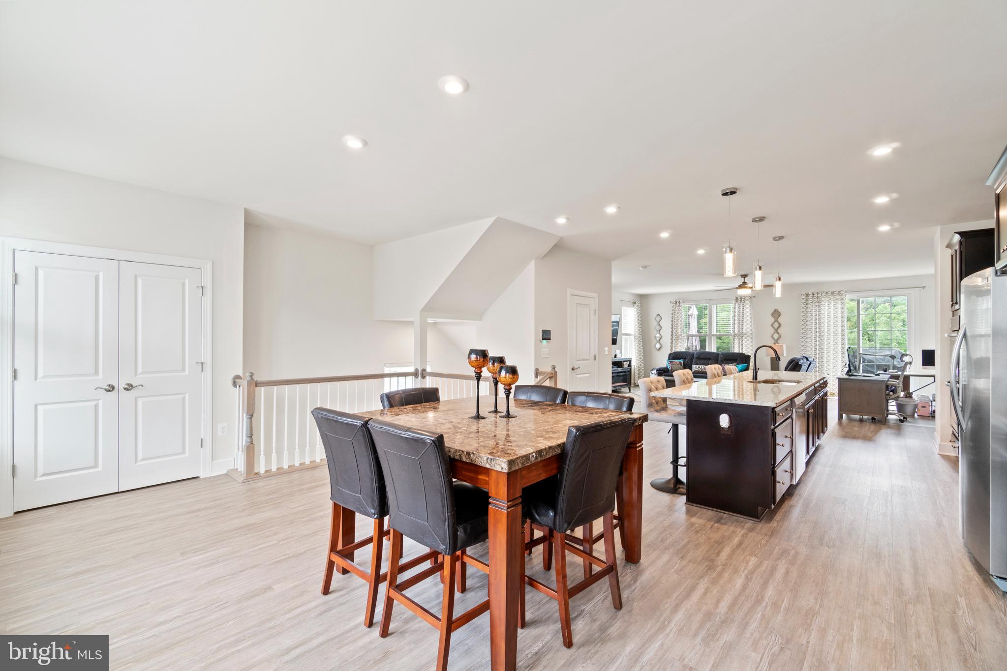 BRADLEY SQUARE - Residential