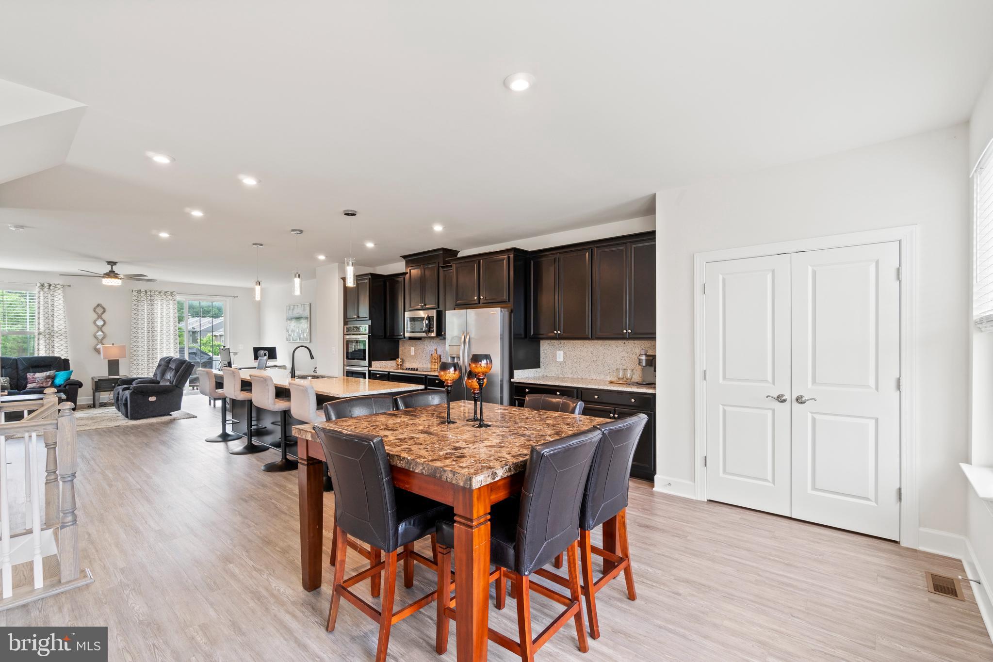 BRADLEY SQUARE - Residential