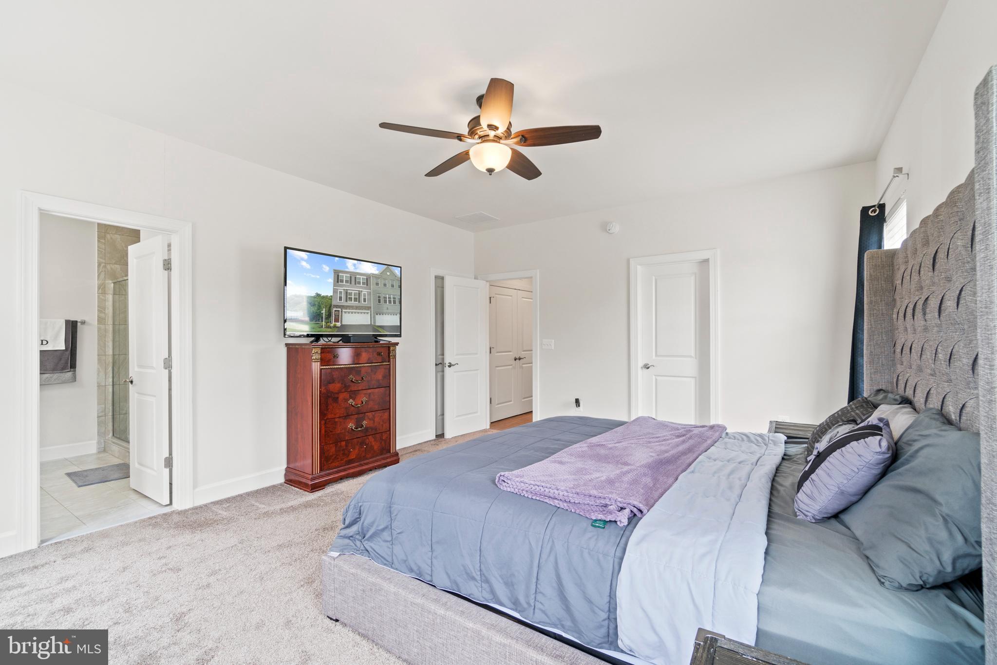 BRADLEY SQUARE - Residential