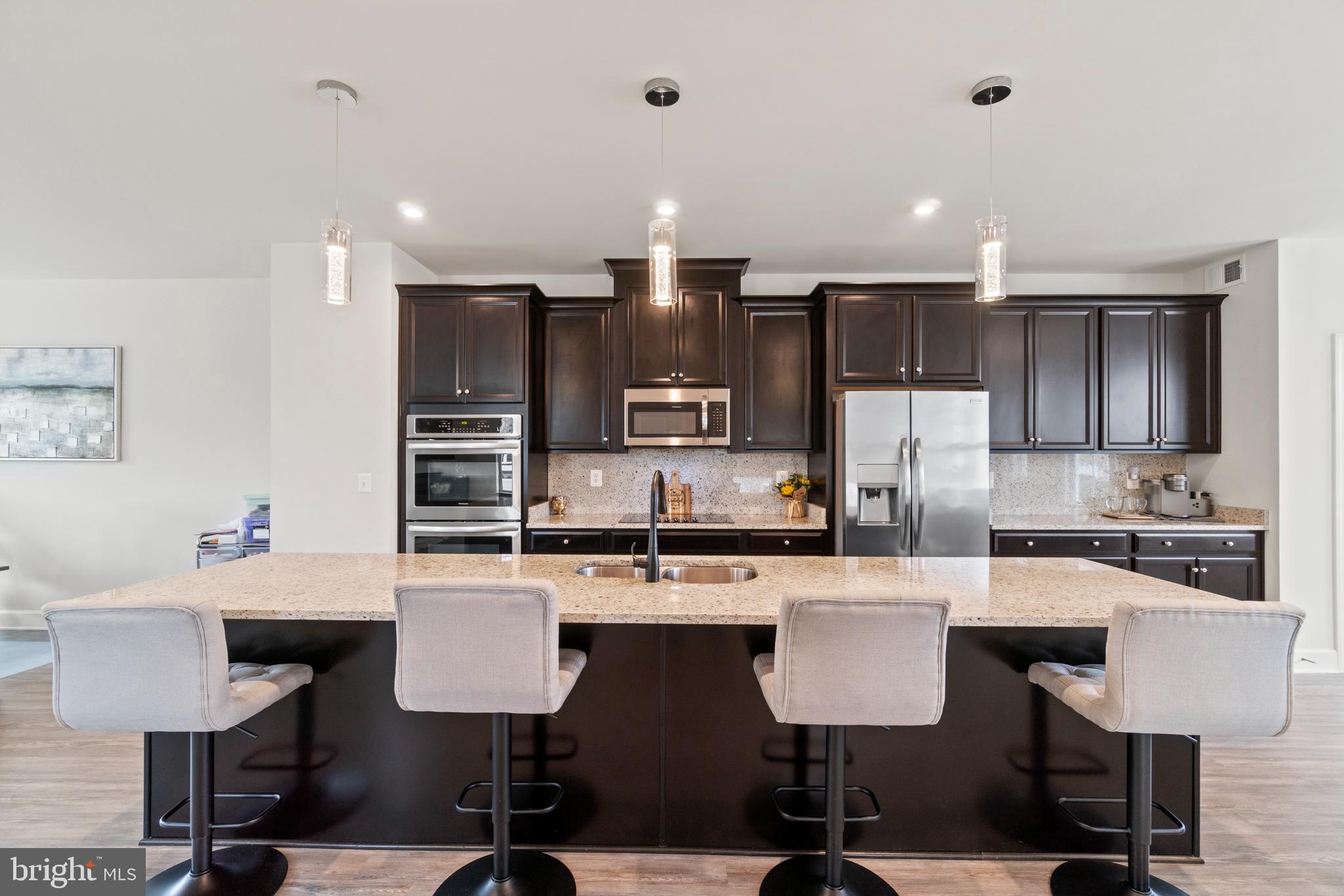 BRADLEY SQUARE - Residential