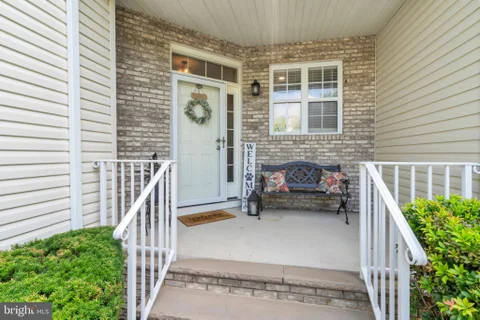 18 Frost Ln, East Windsor, NJ MLS: NJME2081968
