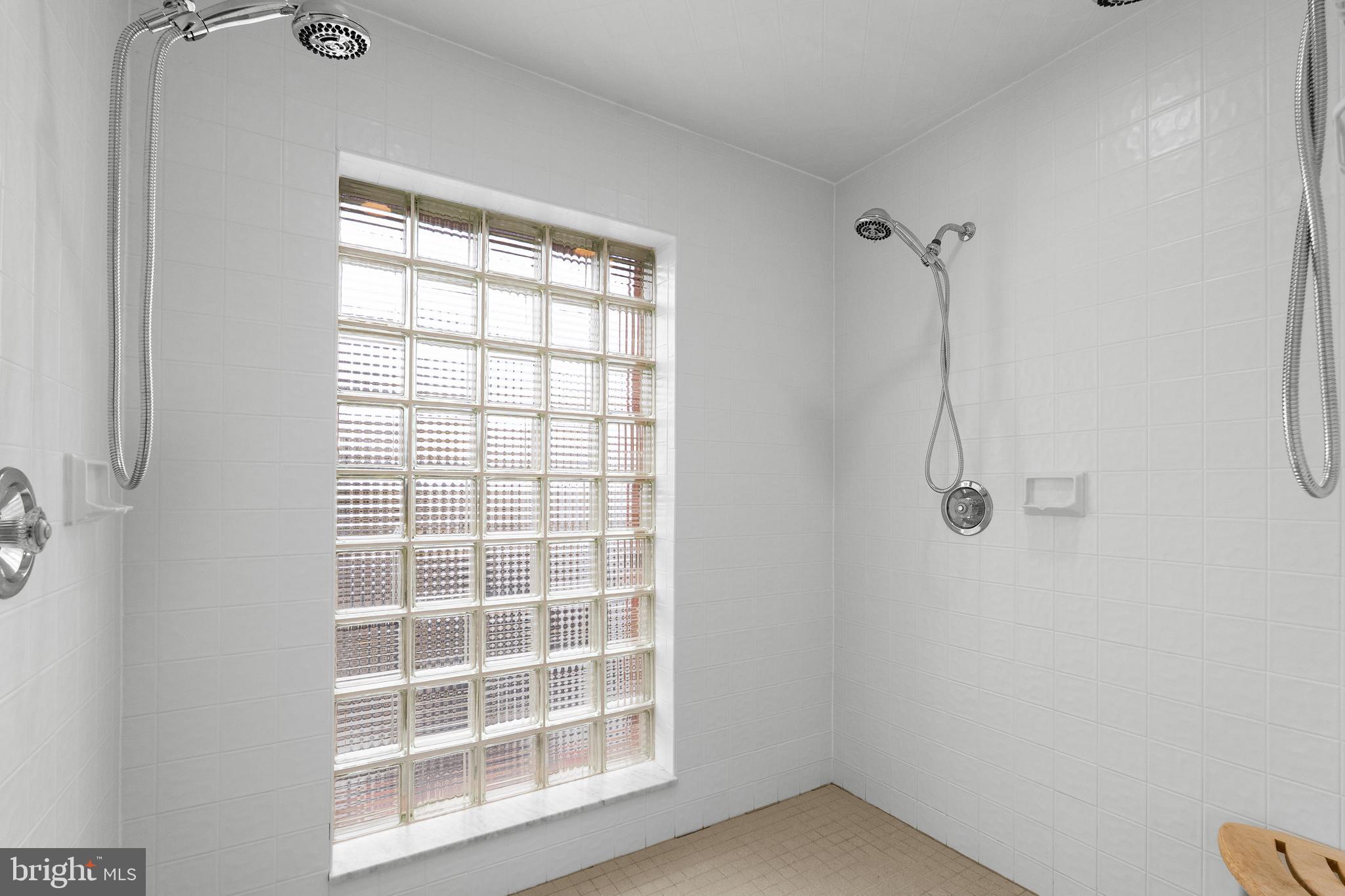 SUNSET POINTE - Residential