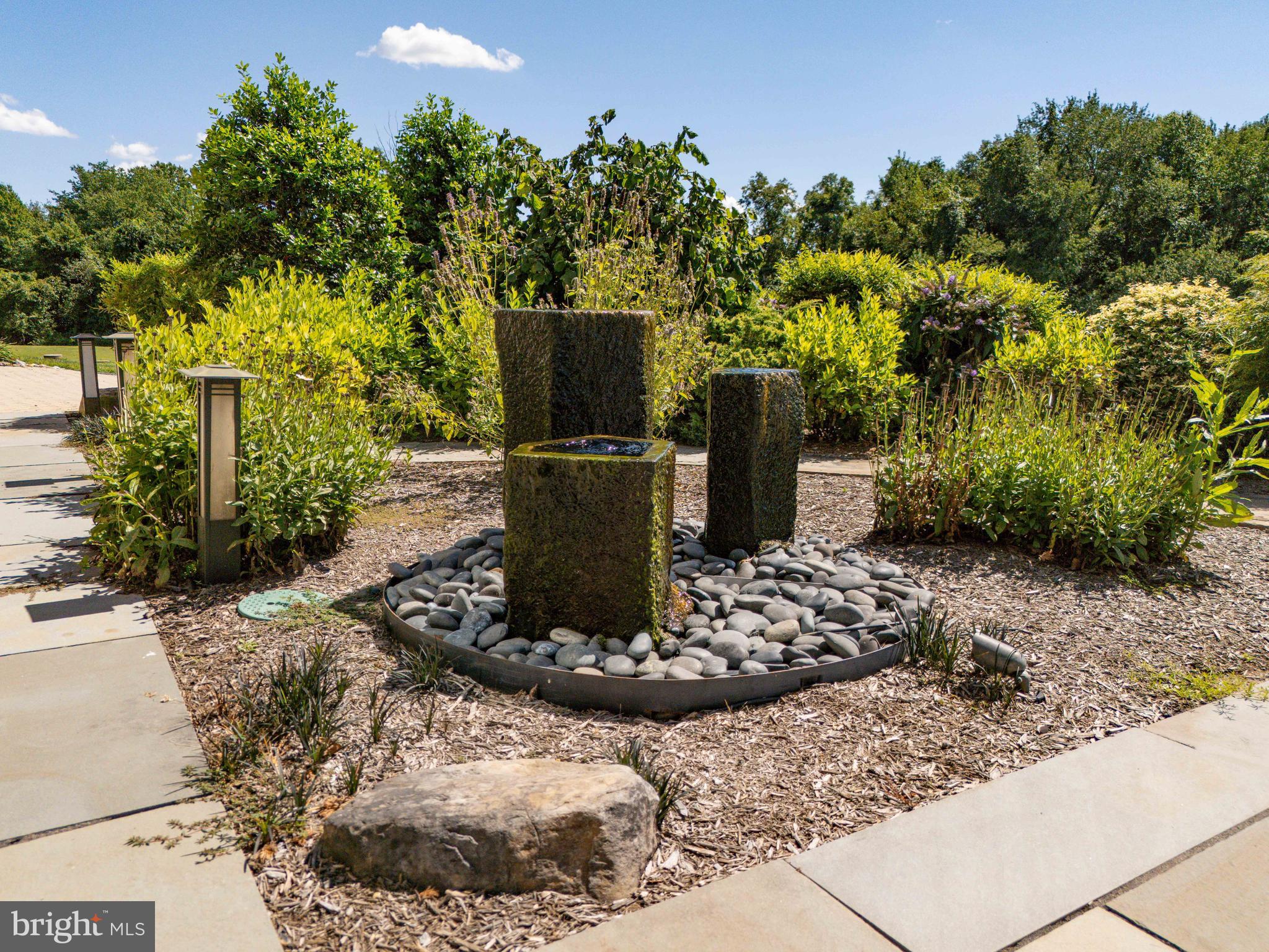 SUNSET POINTE - Residential