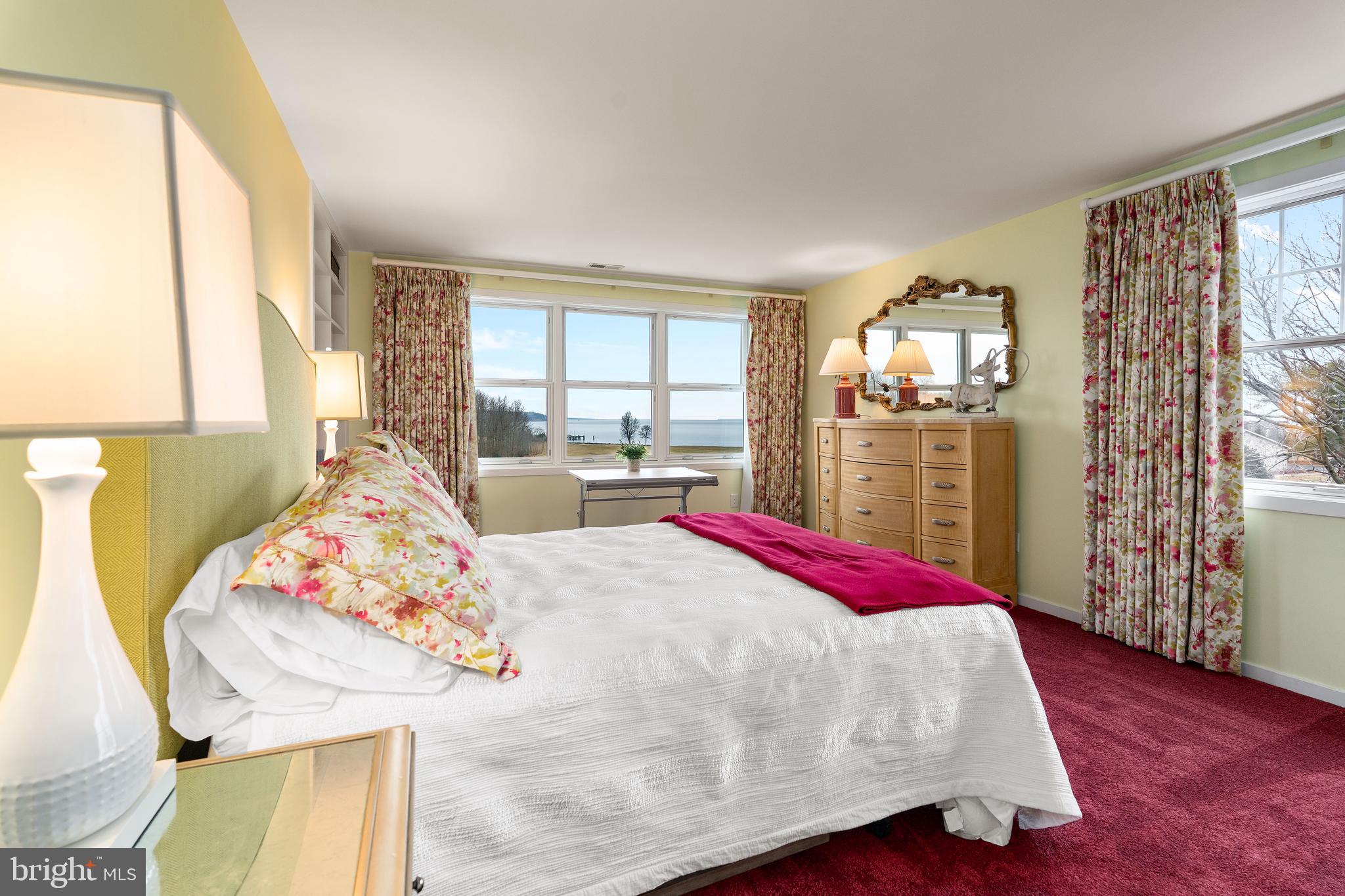 SUNSET POINTE - Residential