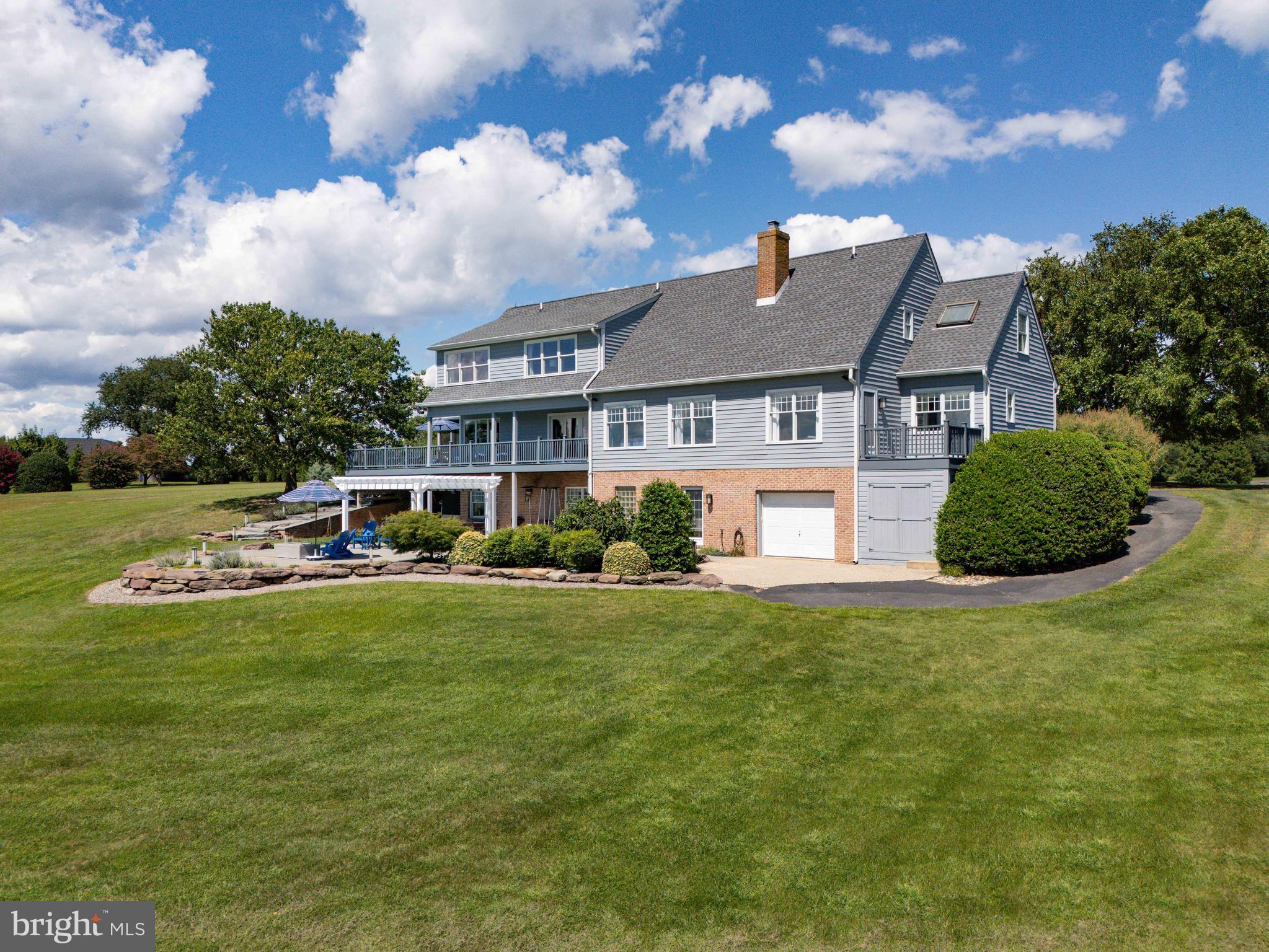 SUNSET POINTE - Residential