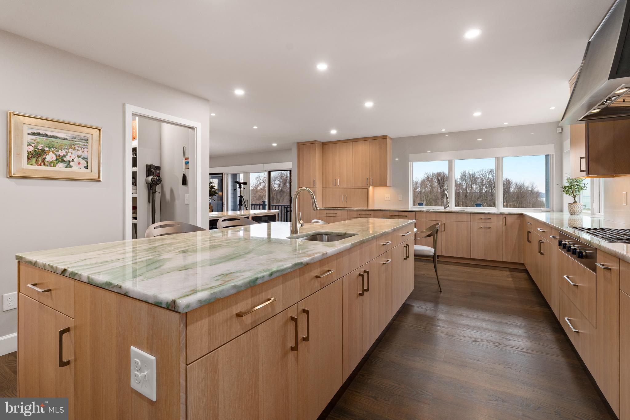 SUNSET POINTE - Residential