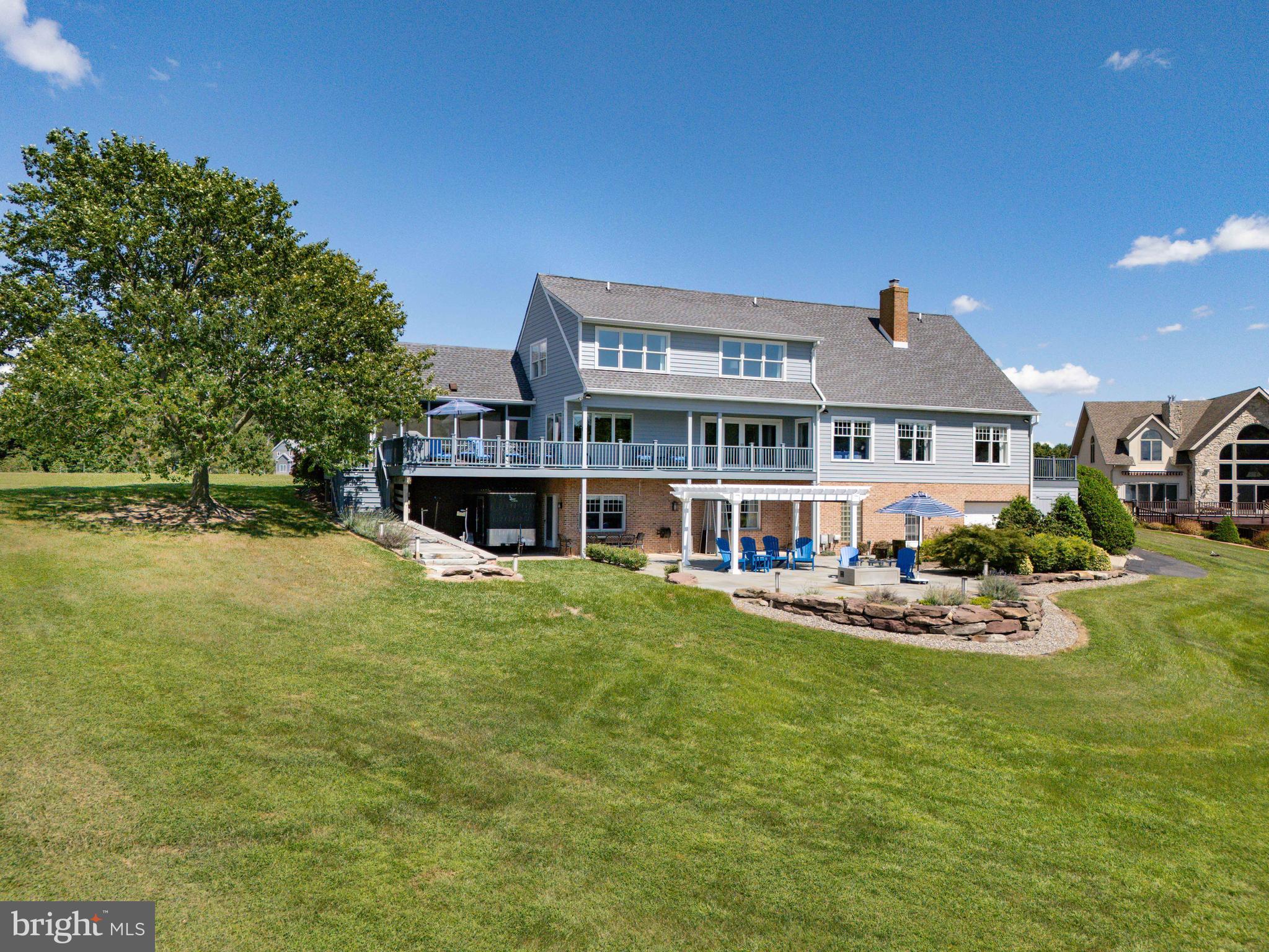 SUNSET POINTE - Residential