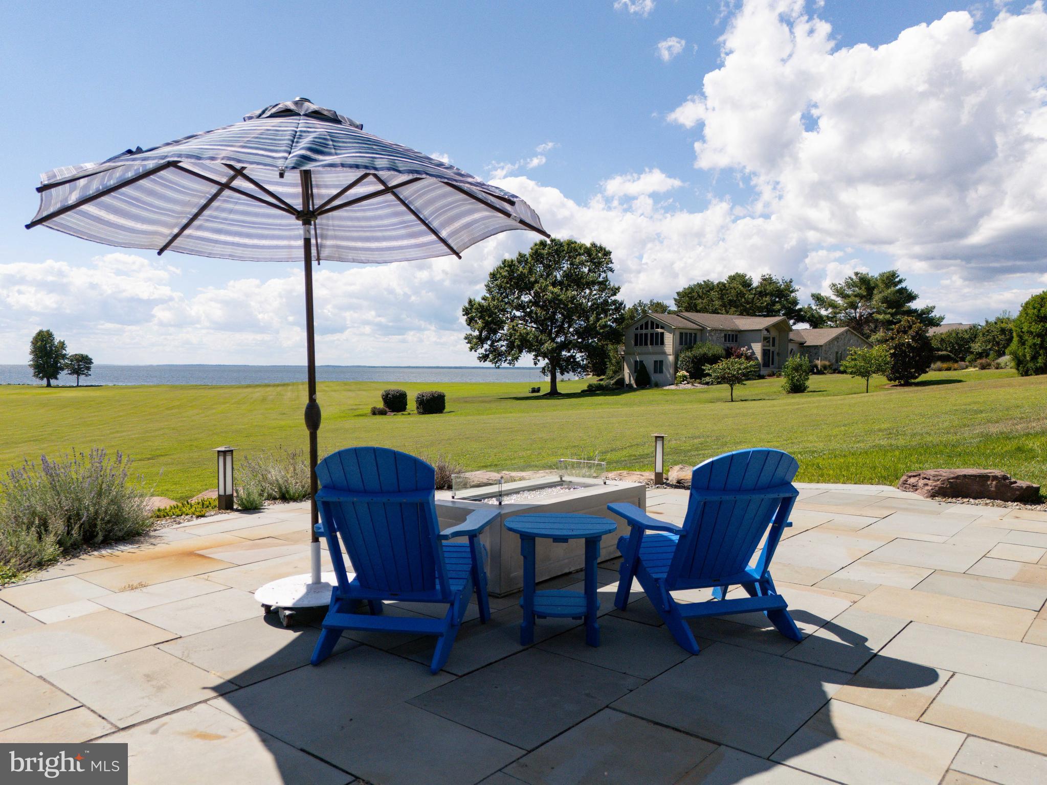 SUNSET POINTE - Residential