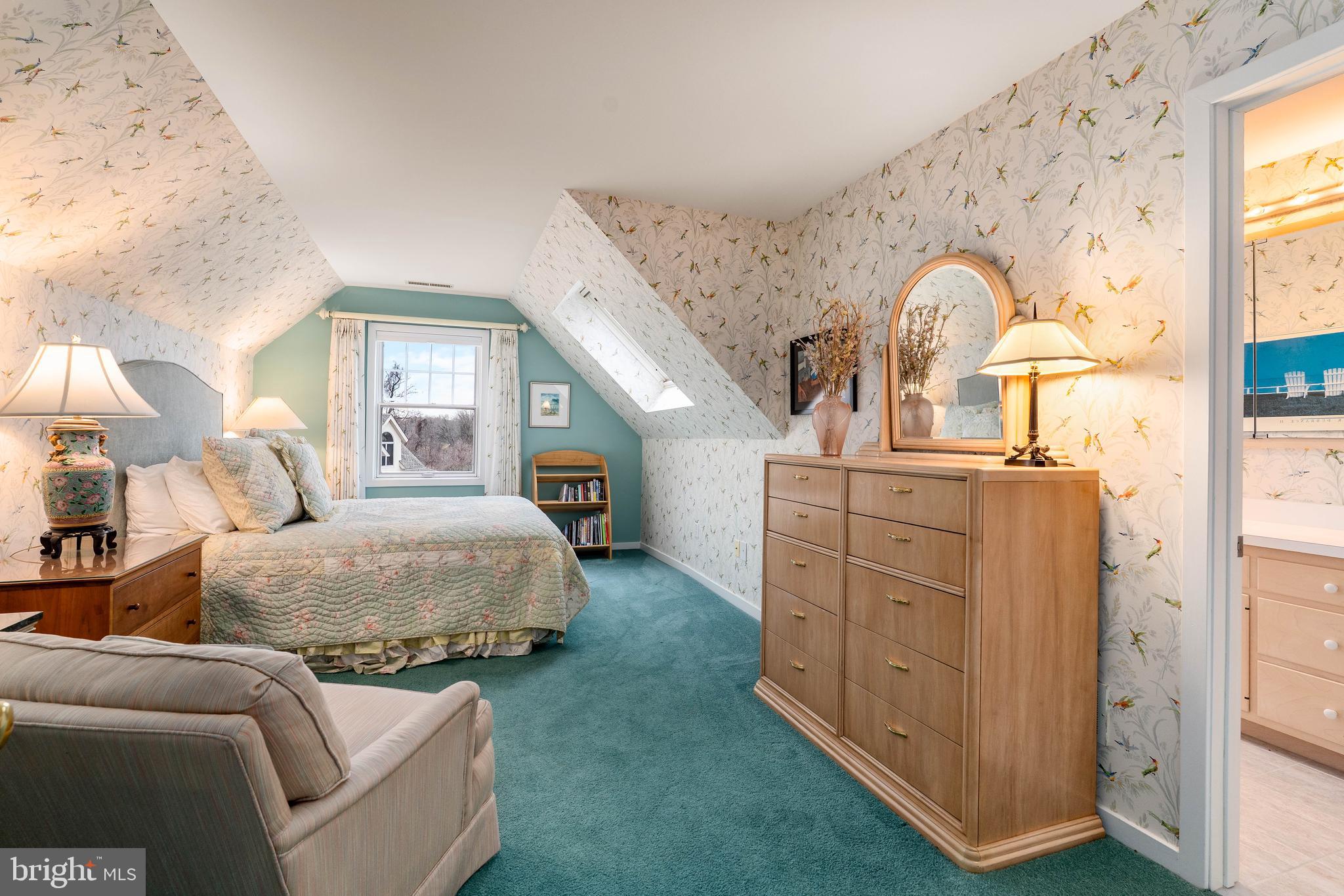 SUNSET POINTE - Residential