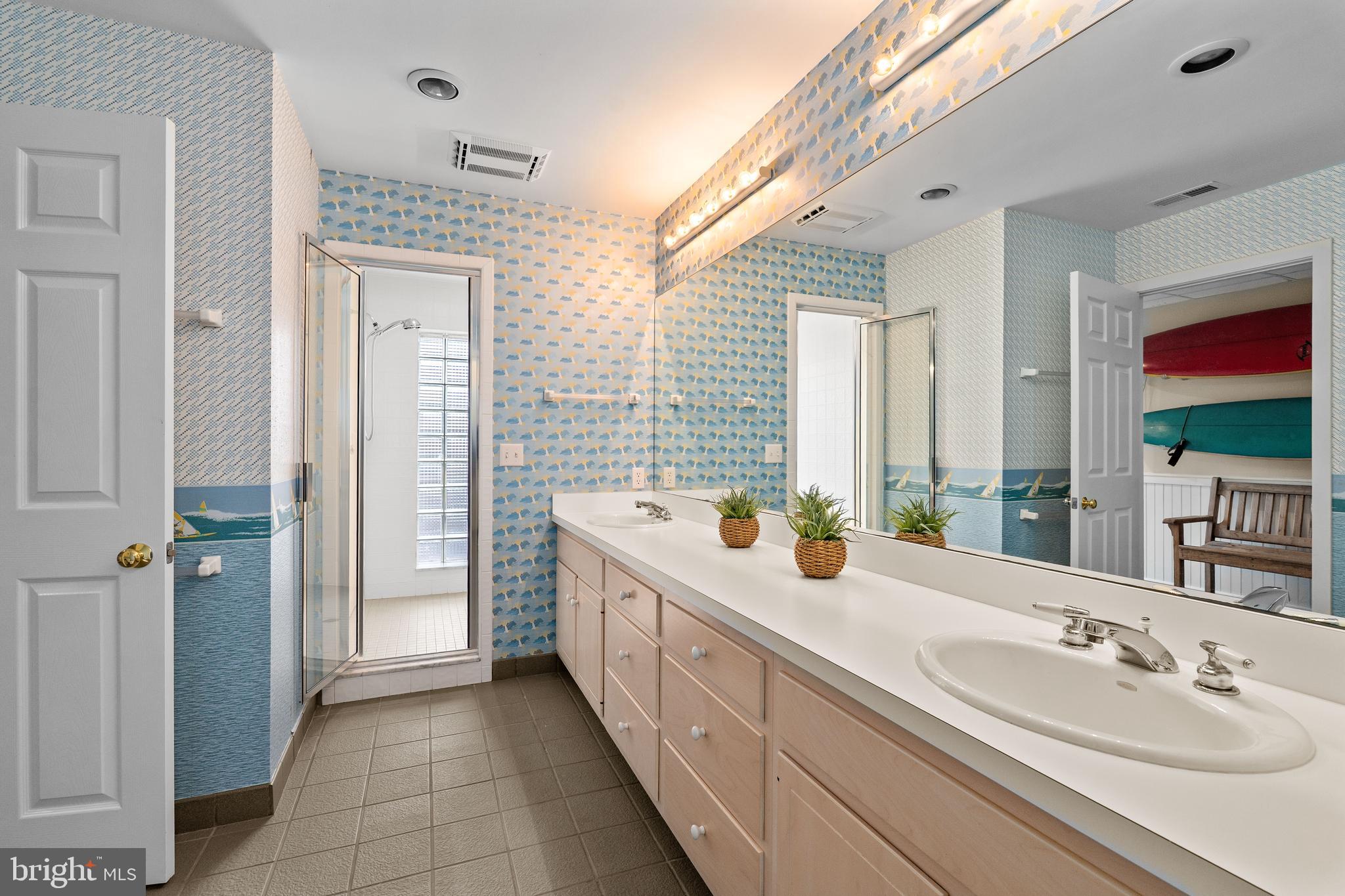 SUNSET POINTE - Residential