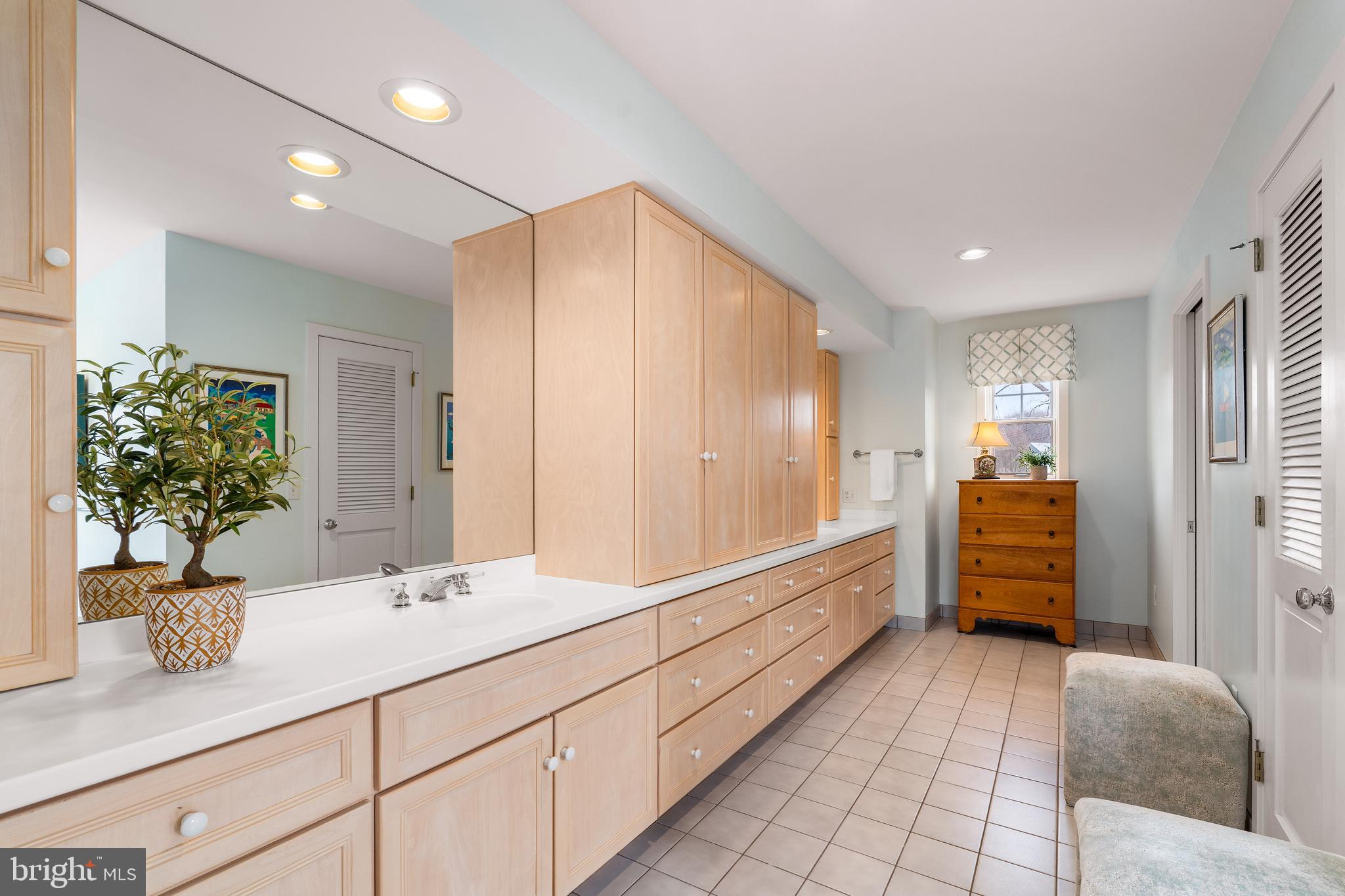 SUNSET POINTE - Residential