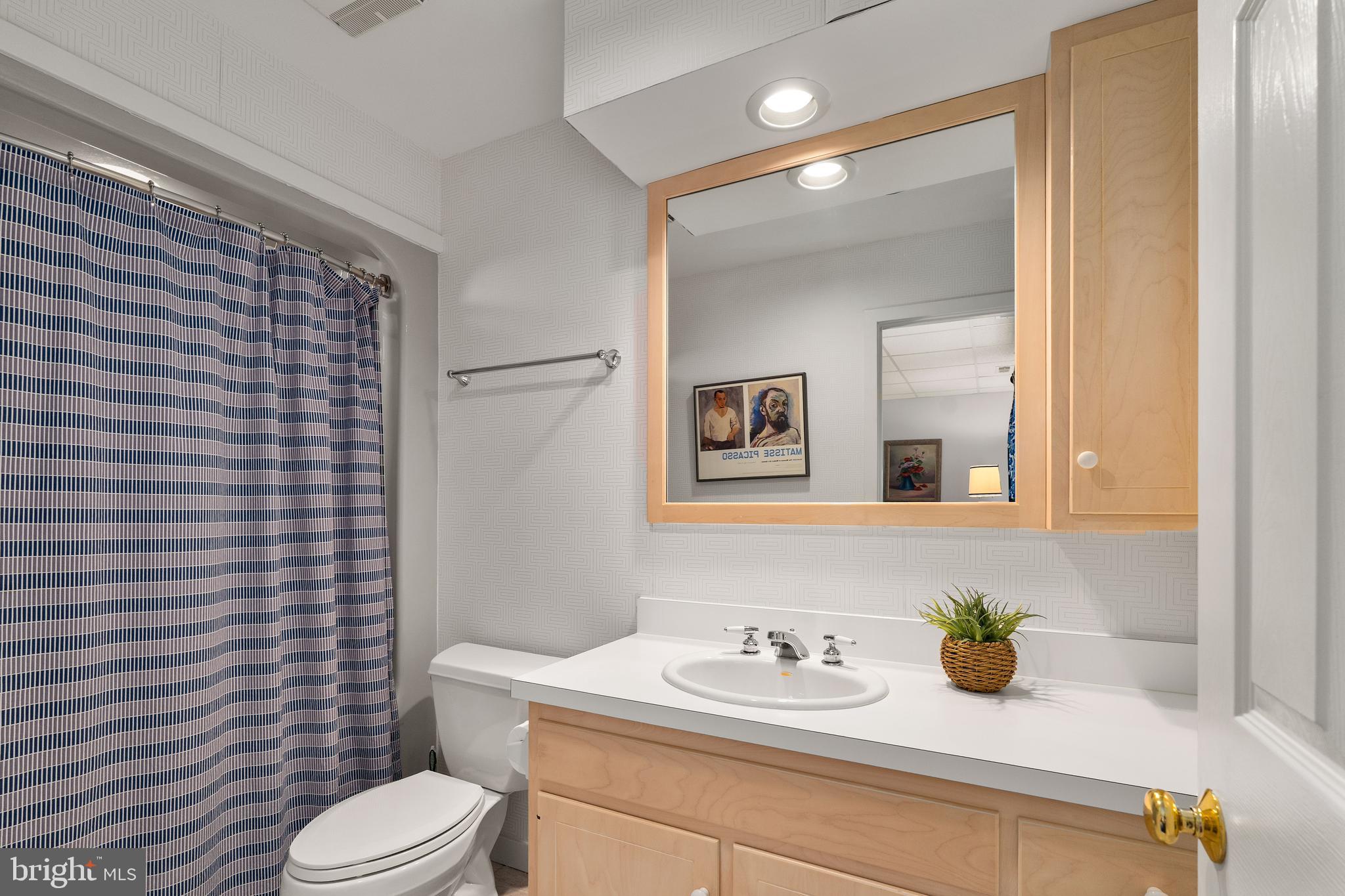 SUNSET POINTE - Residential