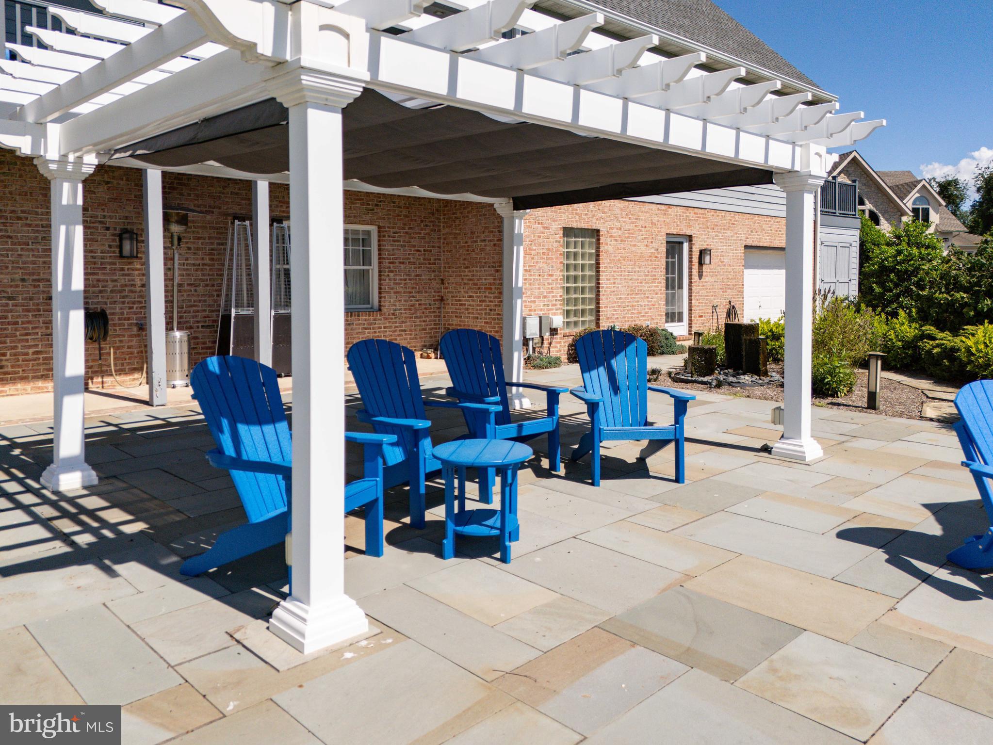 SUNSET POINTE - Residential