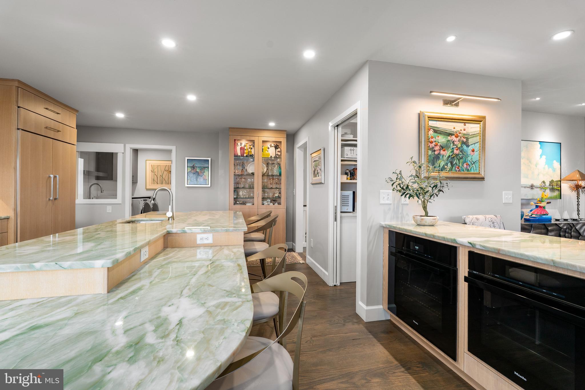 SUNSET POINTE - Residential