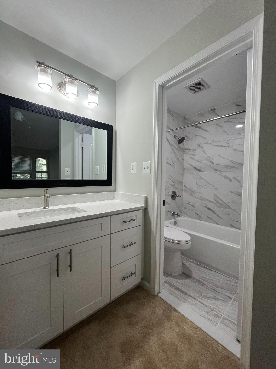 MONTGOMERY RUN - Residential Lease