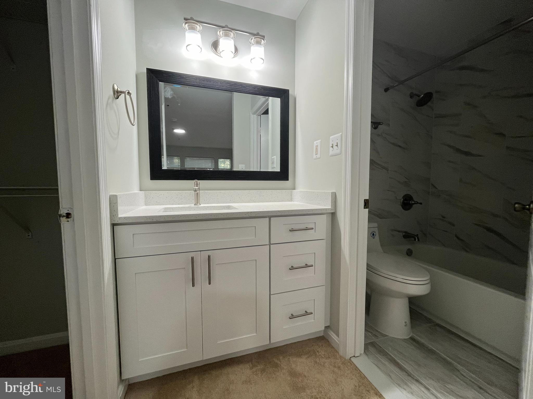 MONTGOMERY RUN - Residential Lease