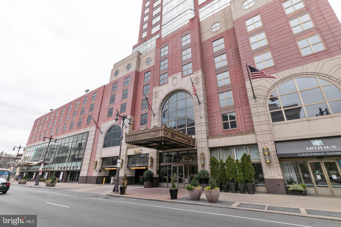 AVENUE OF THE ARTS - Residential