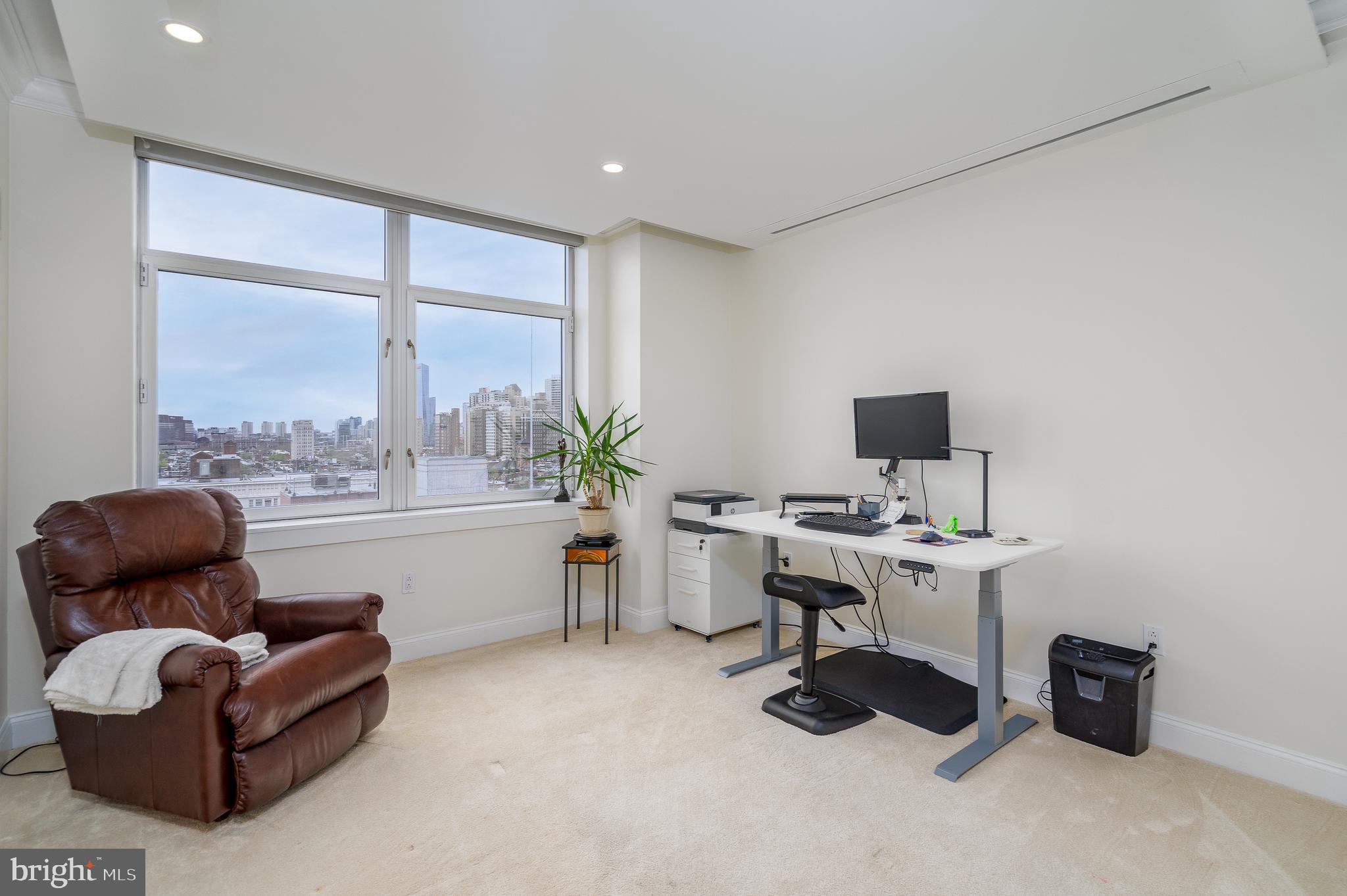 AVENUE OF THE ARTS - Residential