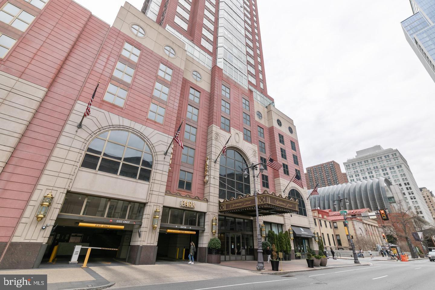 AVENUE OF THE ARTS - Residential