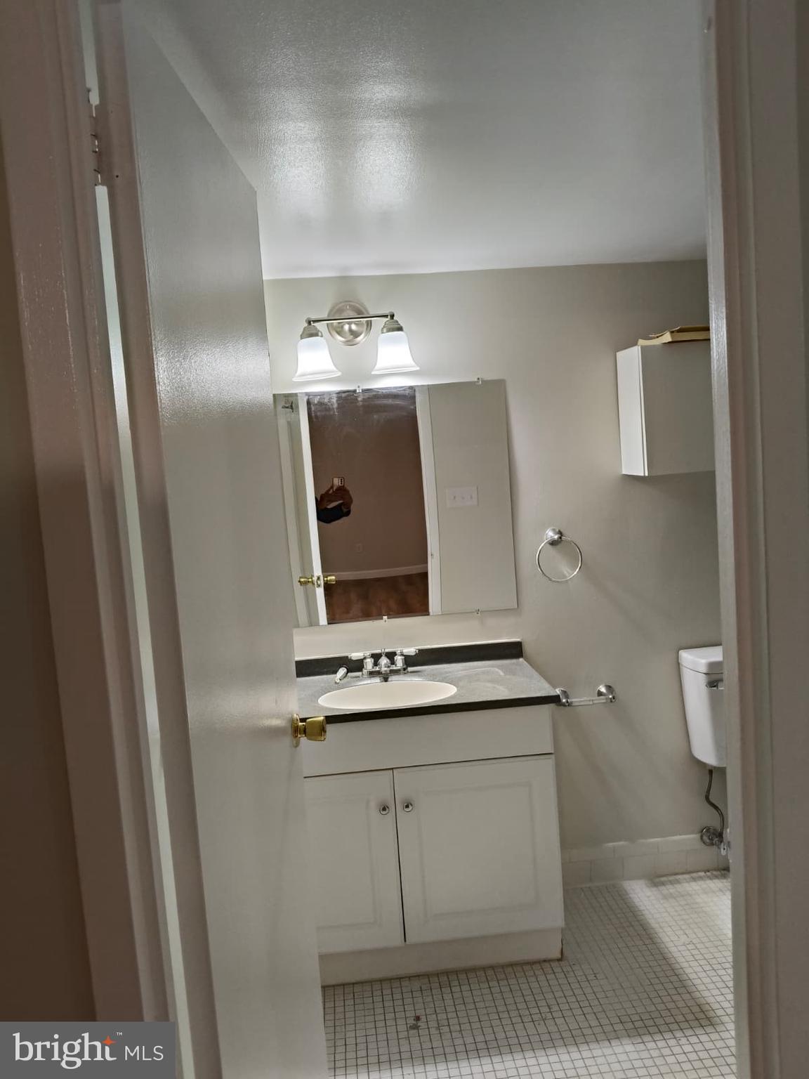 HYDE PARK - Residential Lease