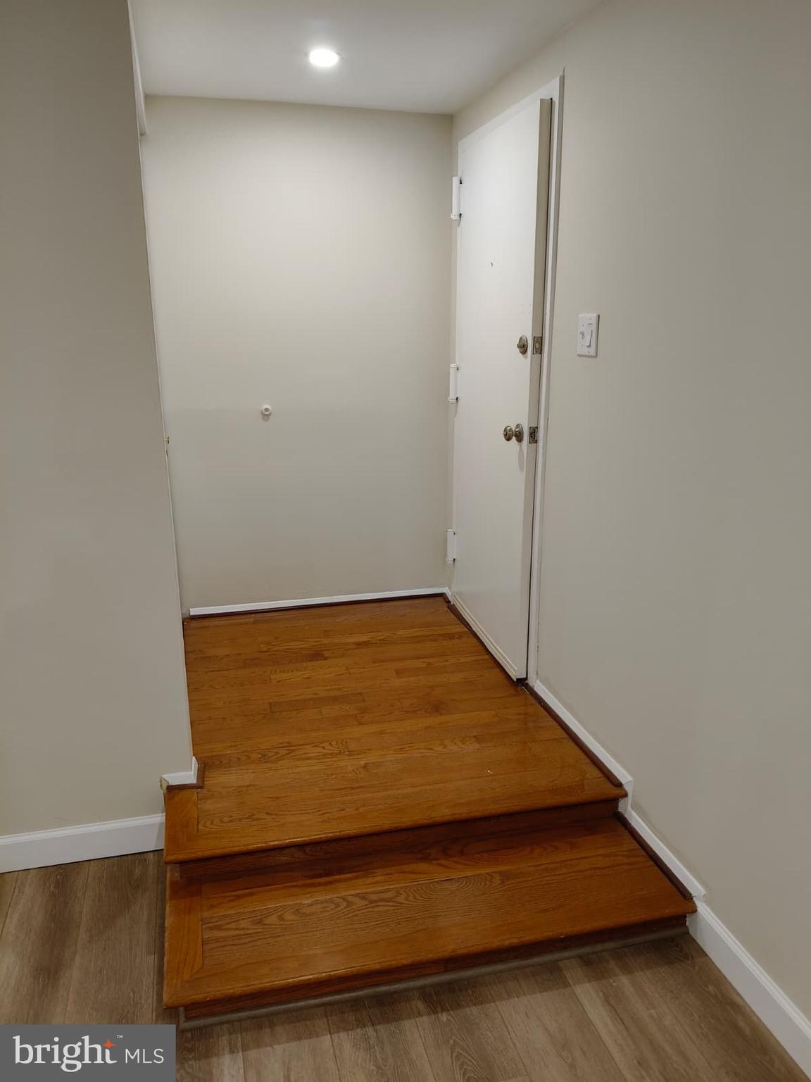 HYDE PARK - Residential Lease