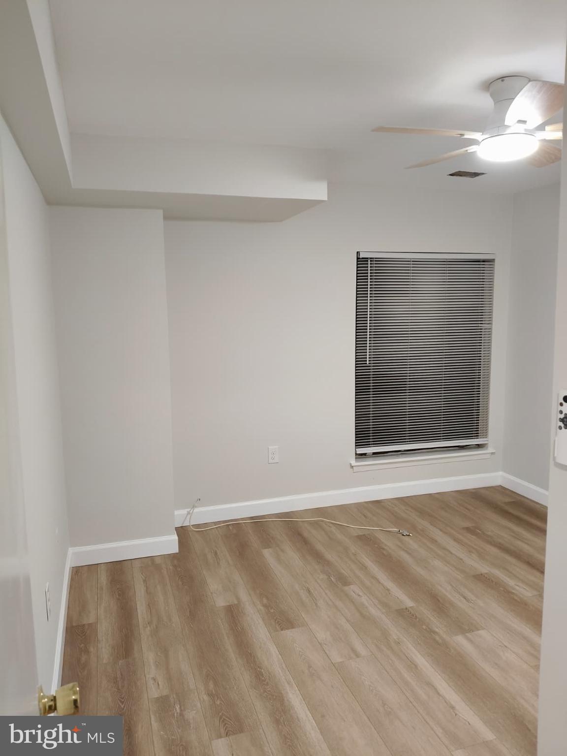 HYDE PARK - Residential Lease