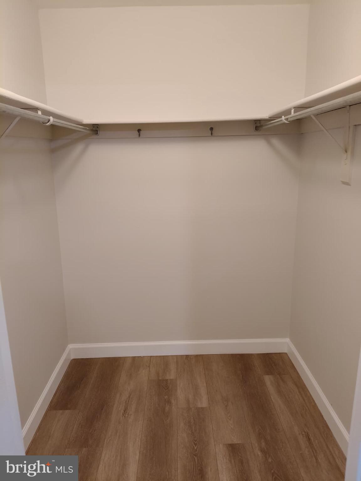 HYDE PARK - Residential Lease