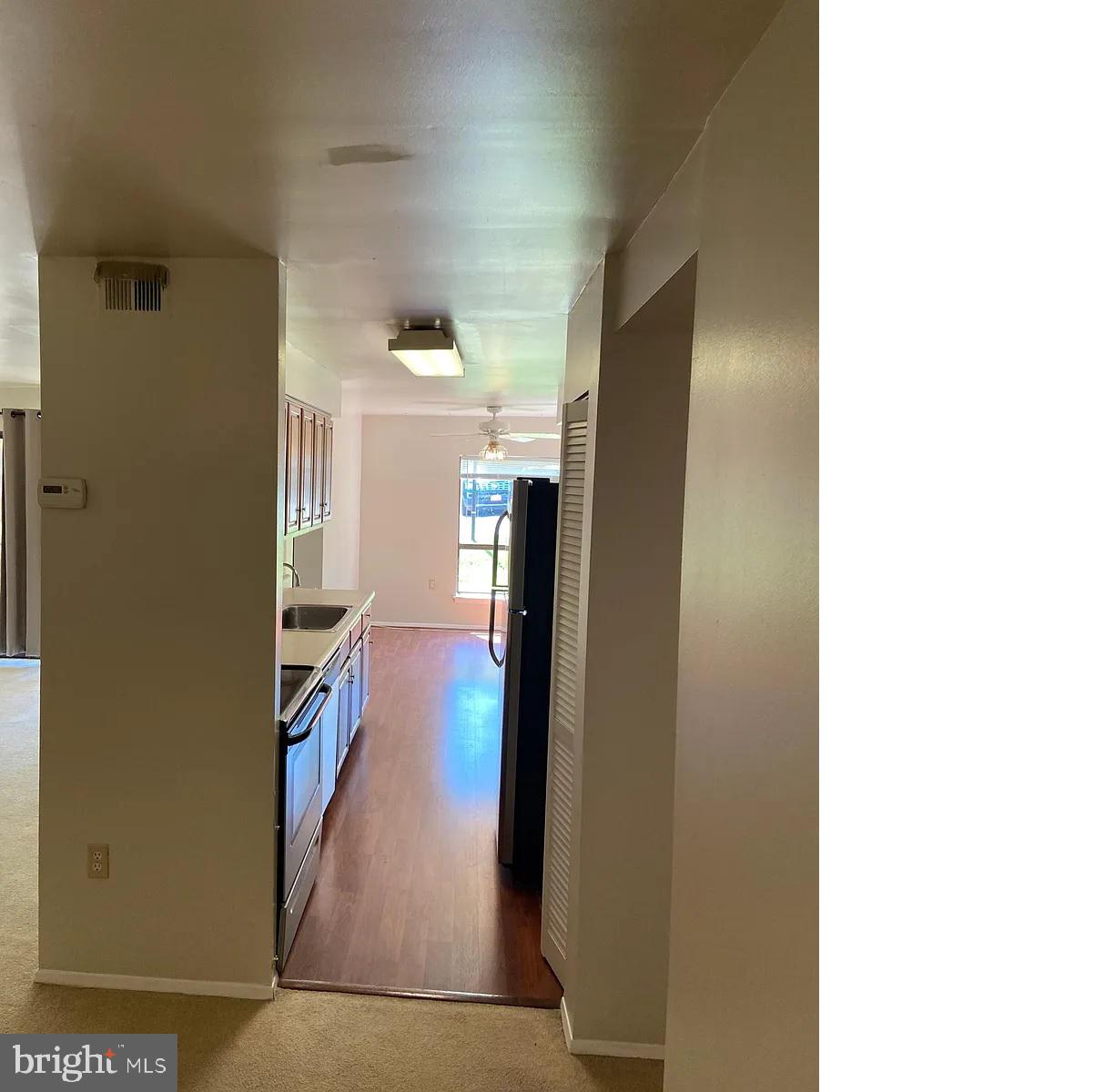 HYDE PARK - Residential Lease