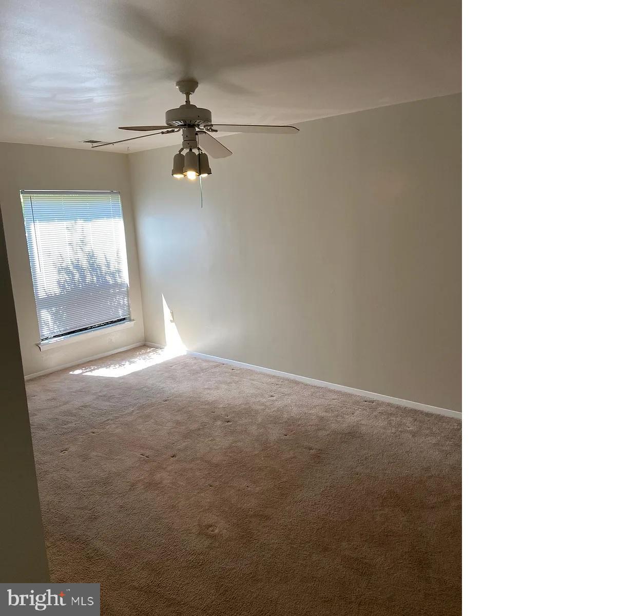 HYDE PARK - Residential Lease