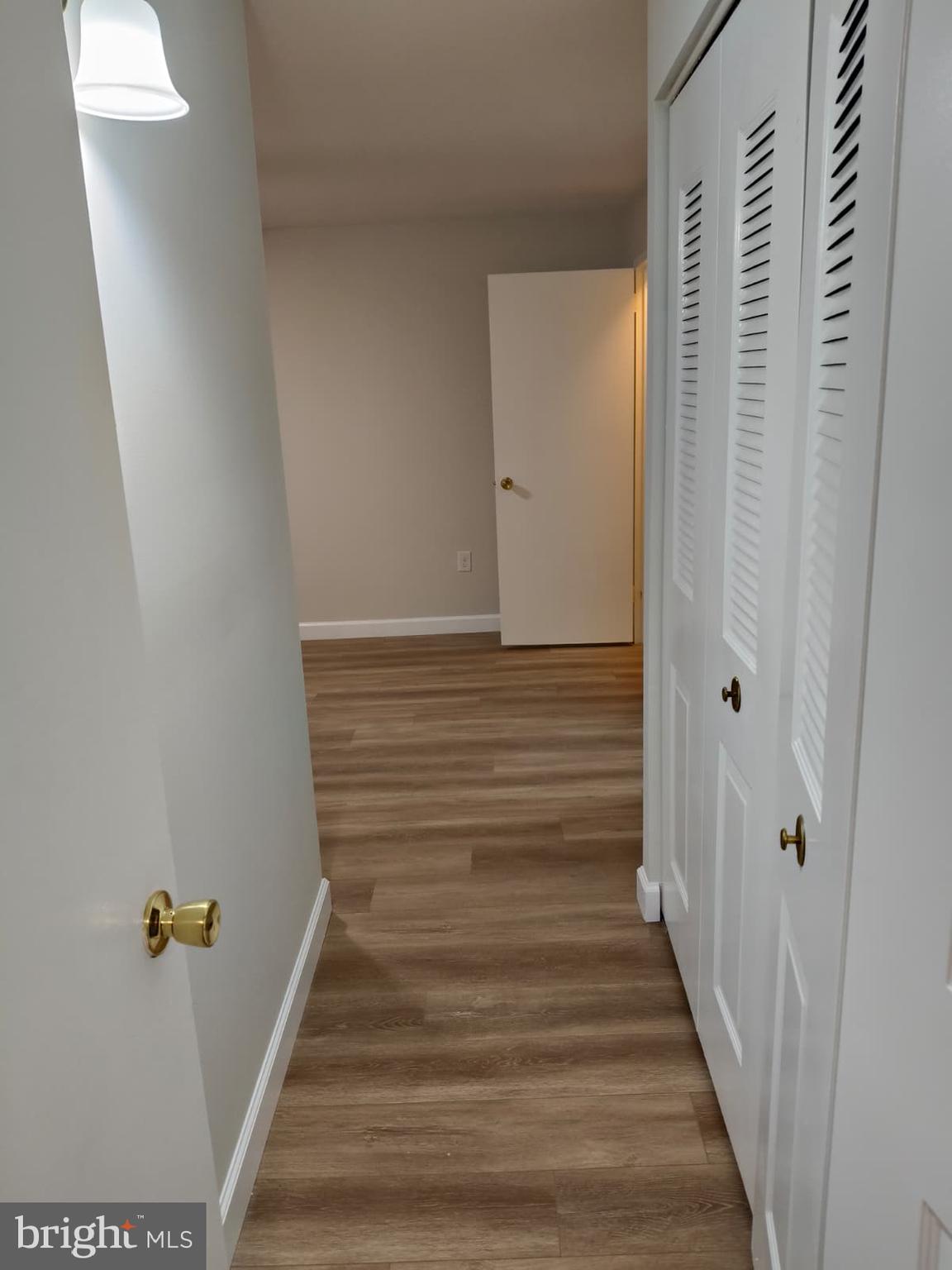 HYDE PARK - Residential Lease