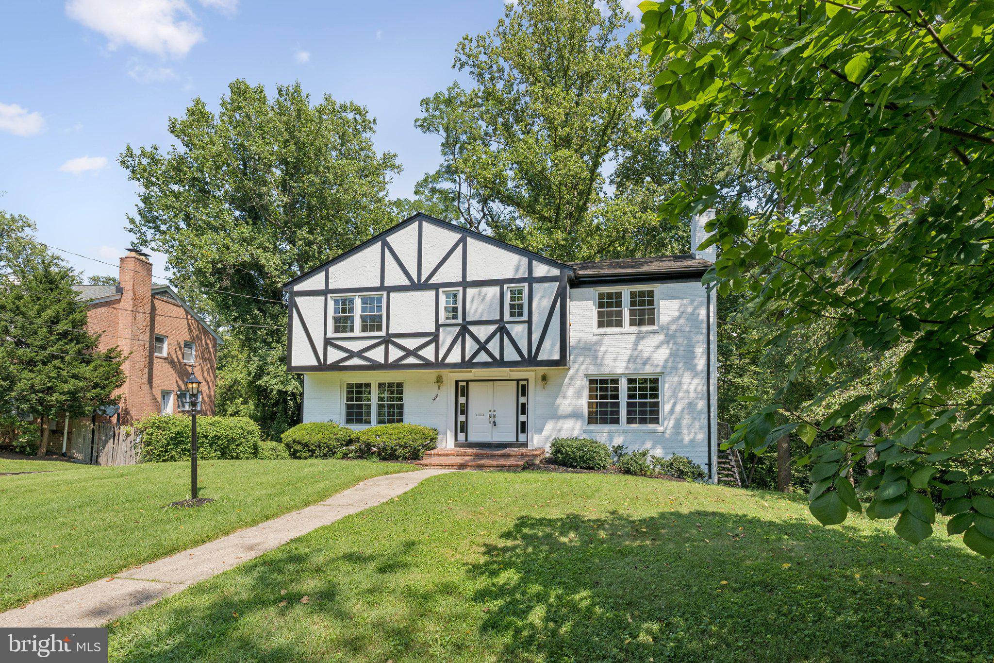 2827 ELLICOTT STREET NW