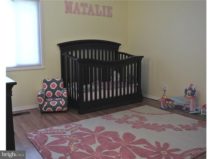 HILLSIDE VIL - Residential