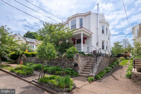 Townhouse For Sale - 657 W Kingsley Street<br/> PHILADELPHIA, PA 19144
