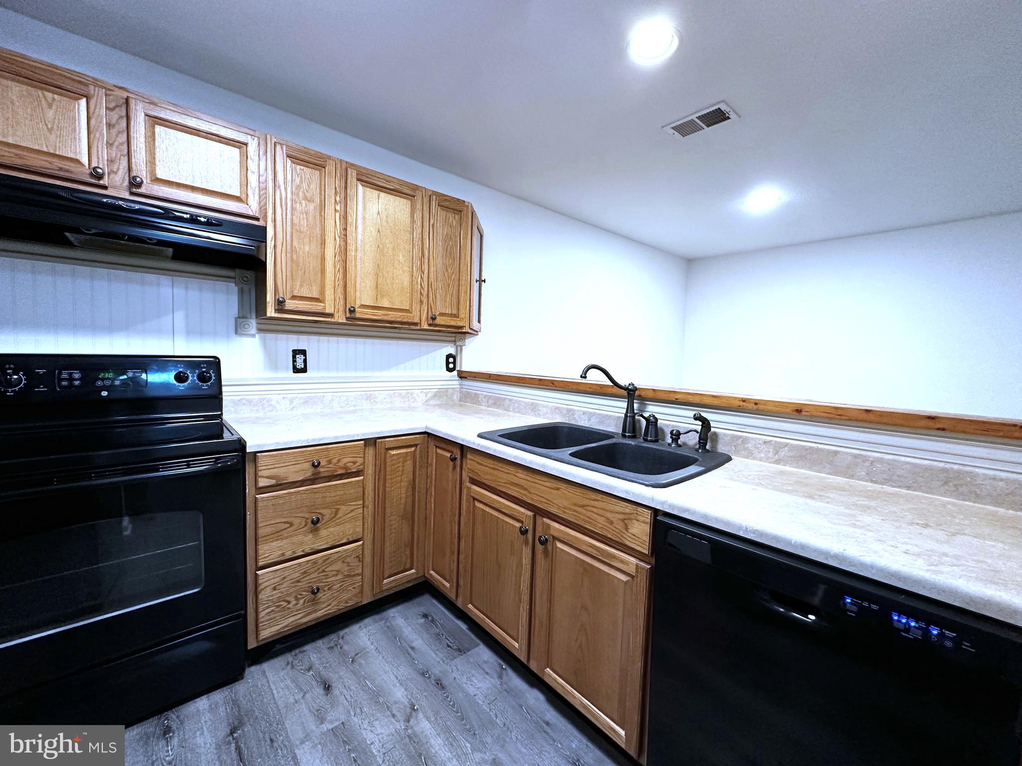 ENGLISH COUNTRY MANOR - Residential