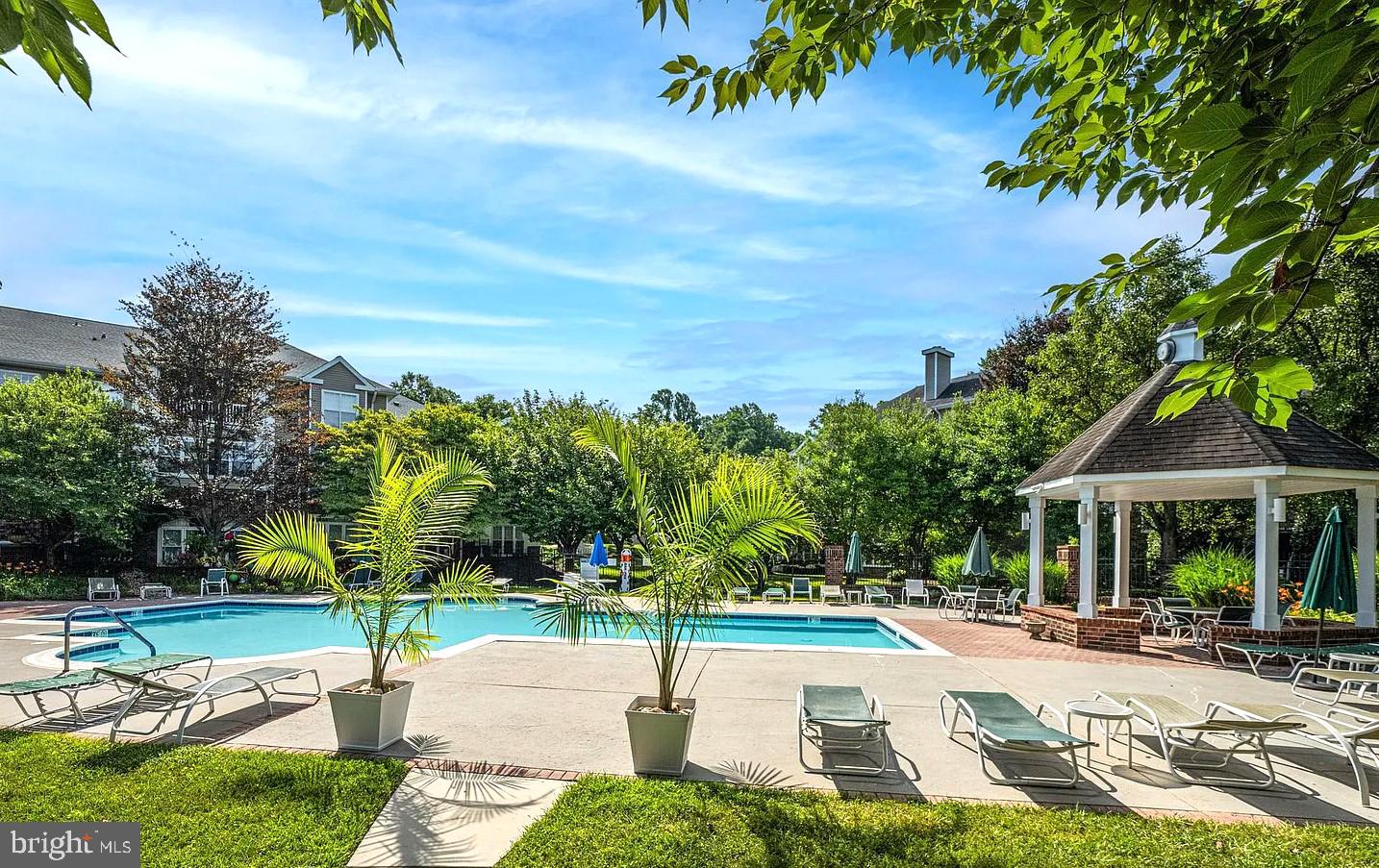 ENGLISH COUNTRY MANOR - Residential