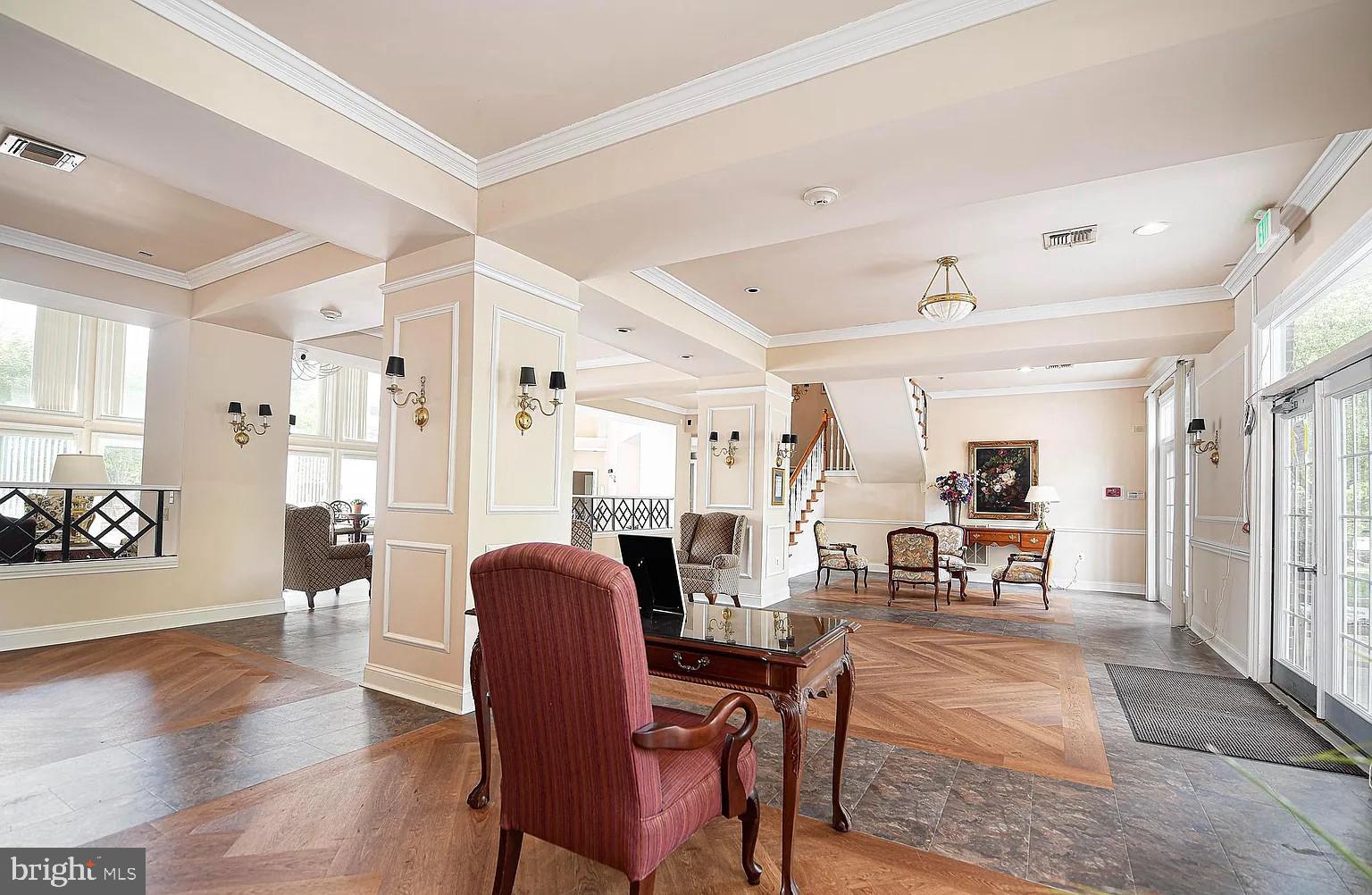 ENGLISH COUNTRY MANOR - Residential