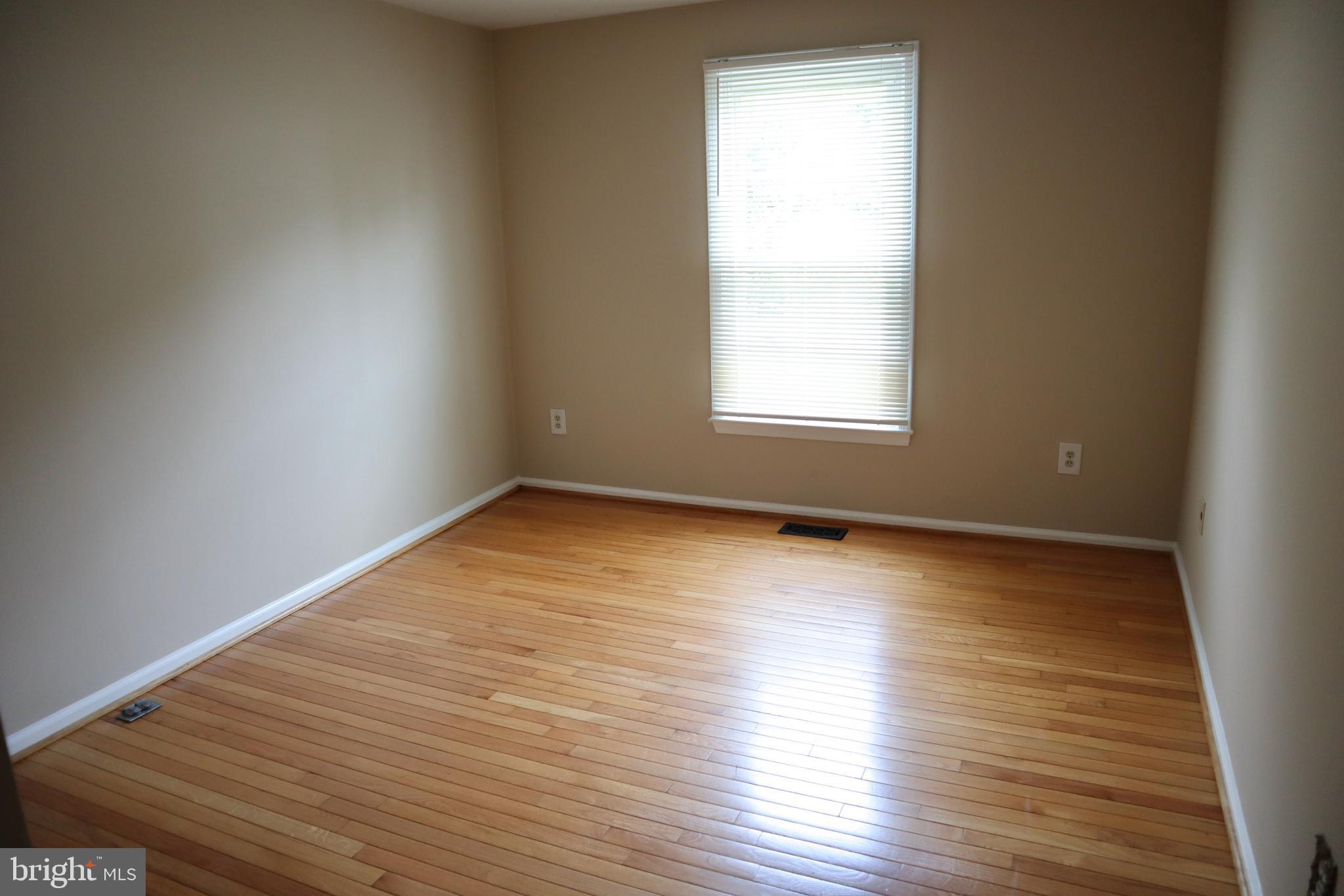 SNOWDENS MILL - Residential Lease