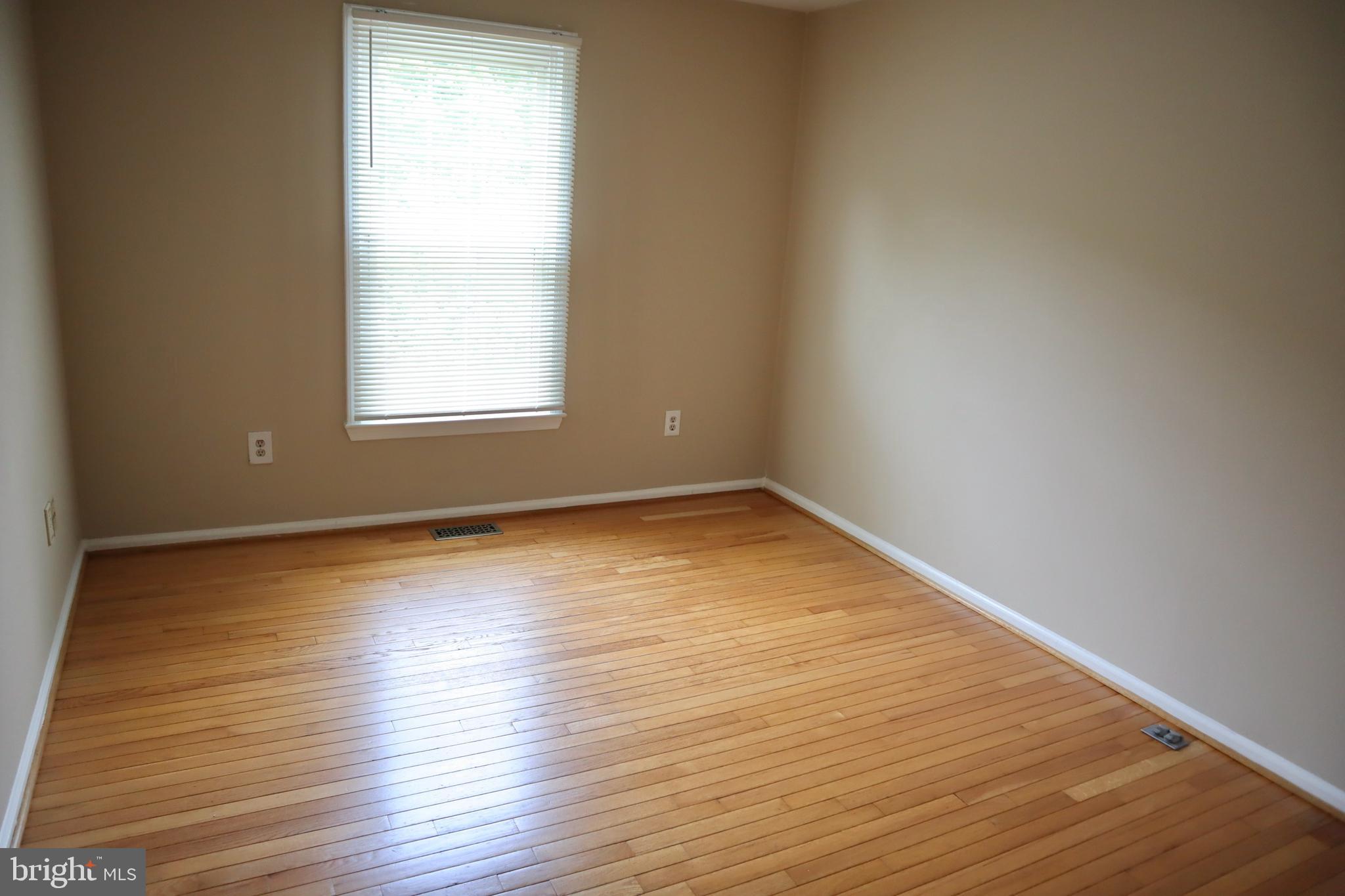 SNOWDENS MILL - Residential Lease