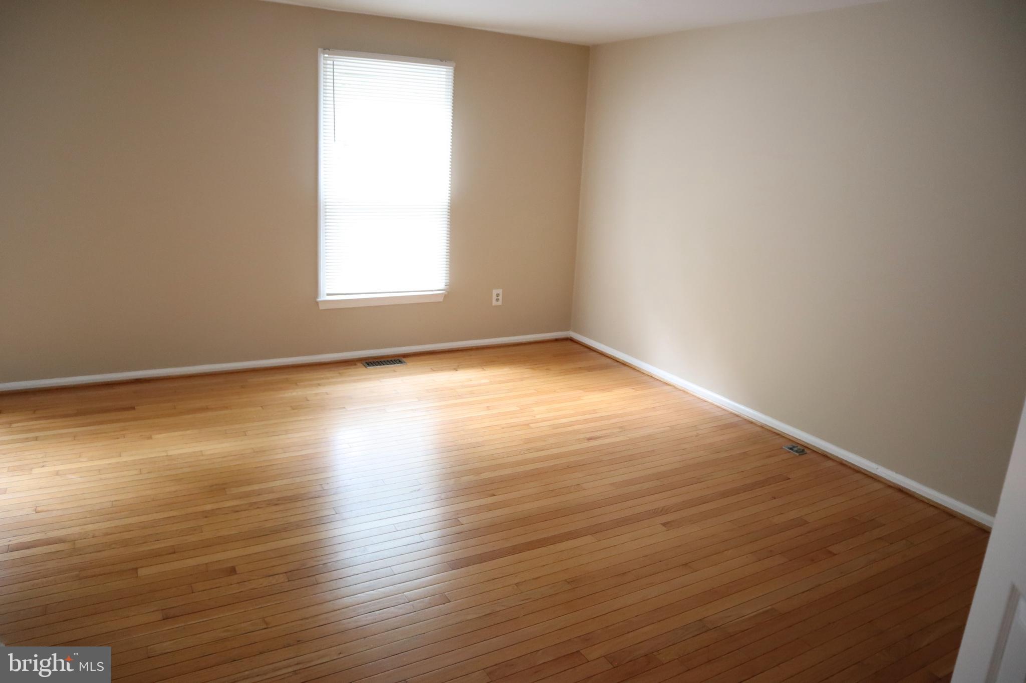 SNOWDENS MILL - Residential Lease