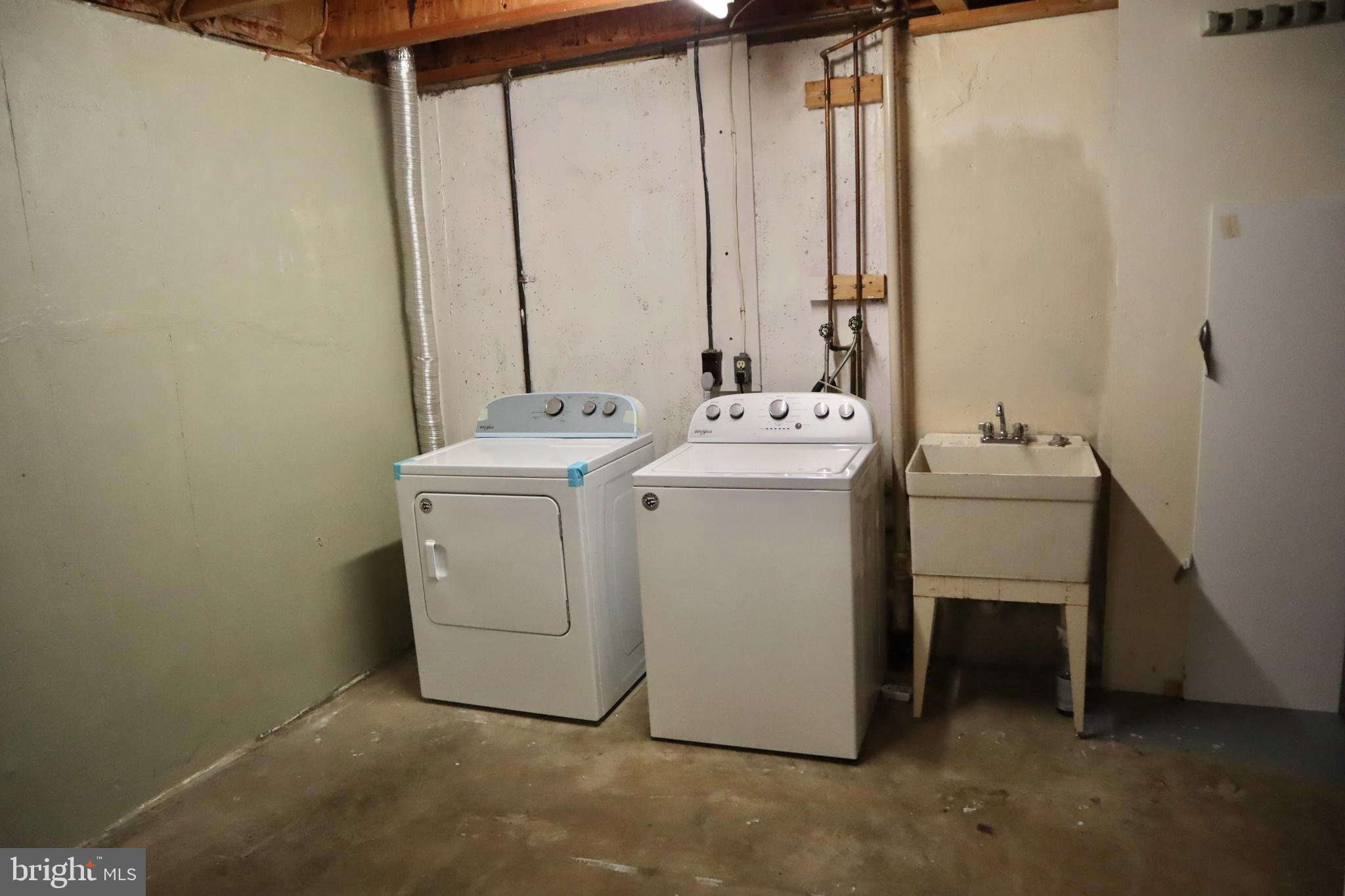 SNOWDENS MILL - Residential Lease