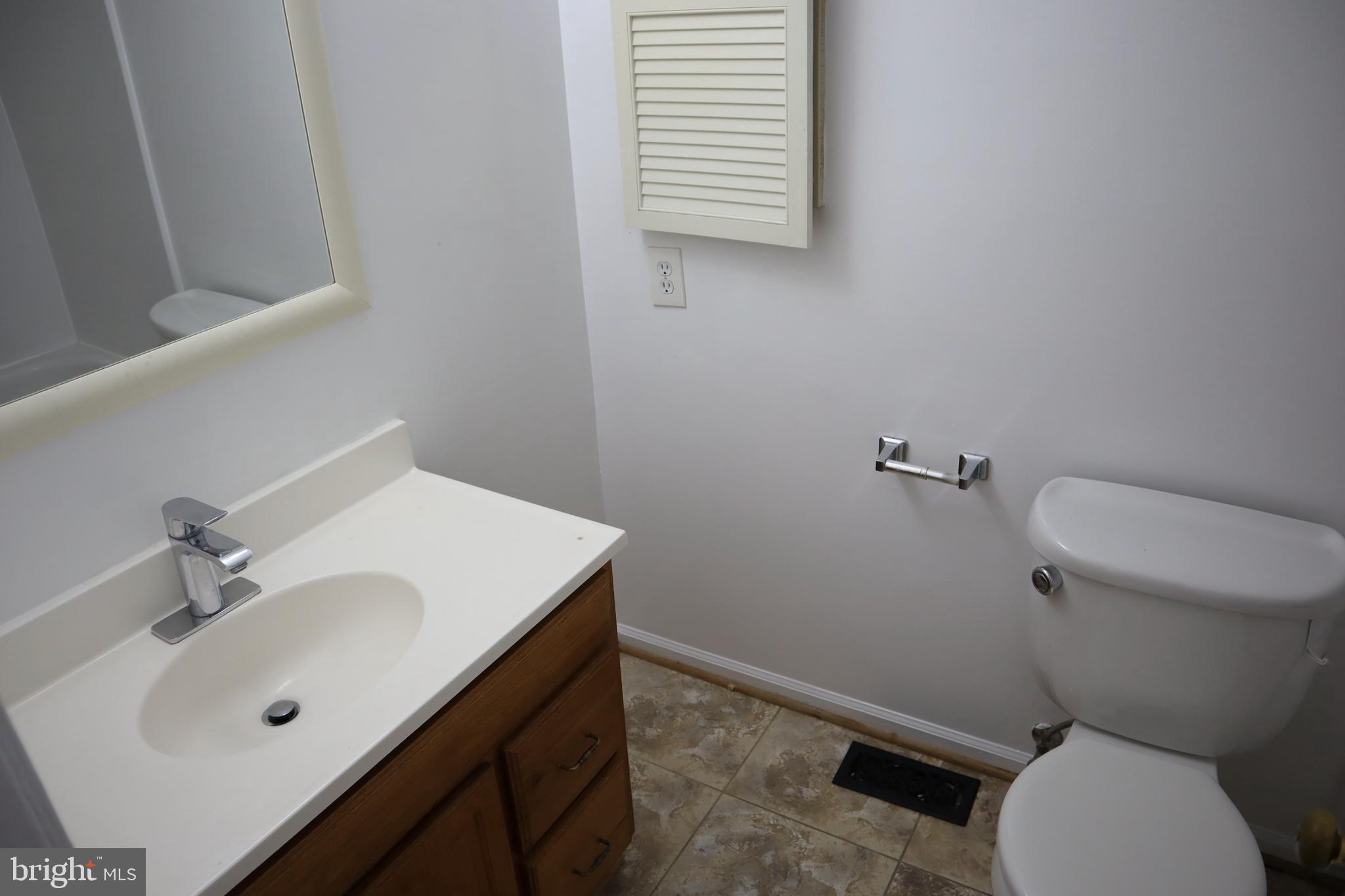 SNOWDENS MILL - Residential Lease