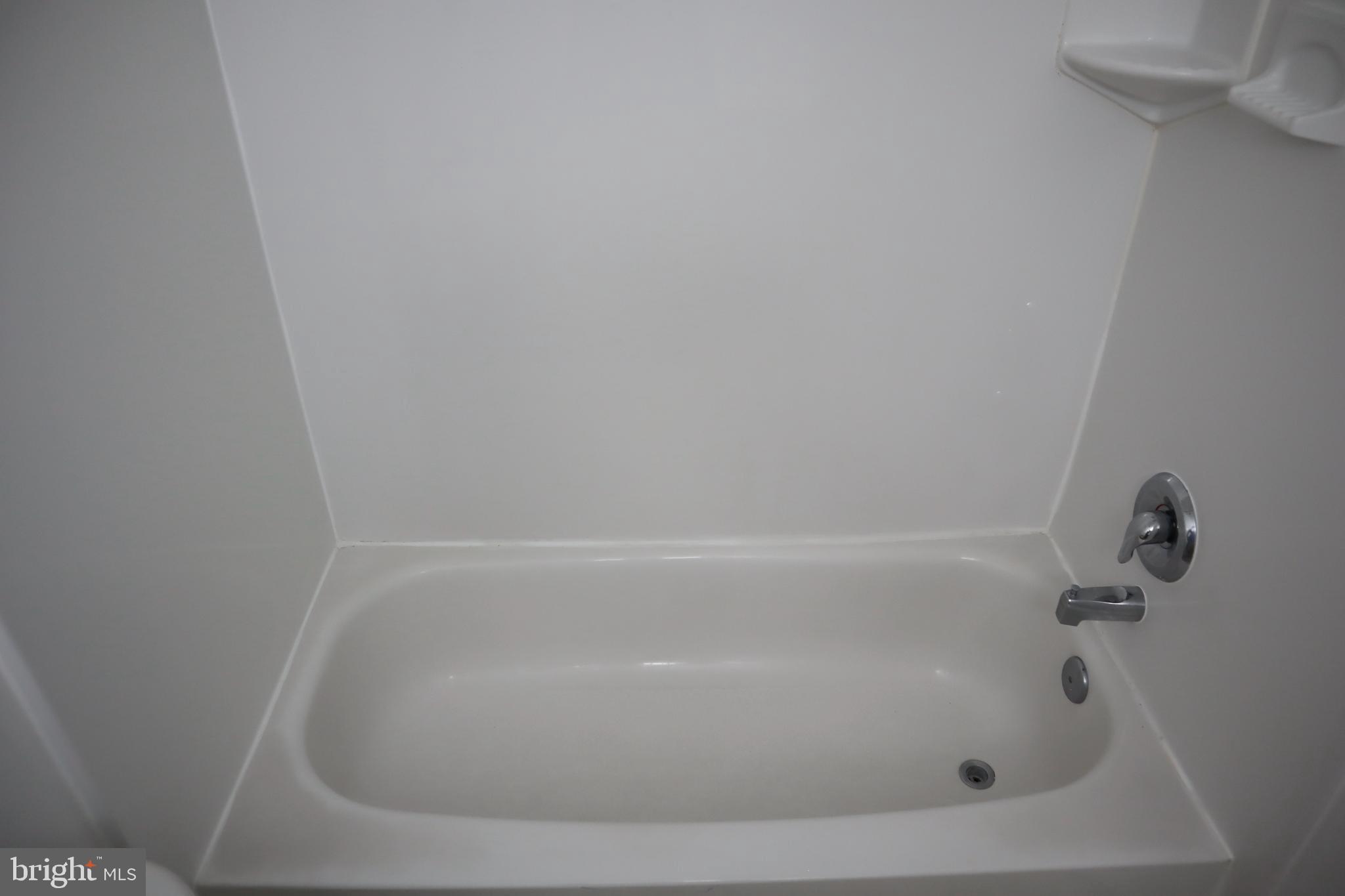 SNOWDENS MILL - Residential Lease