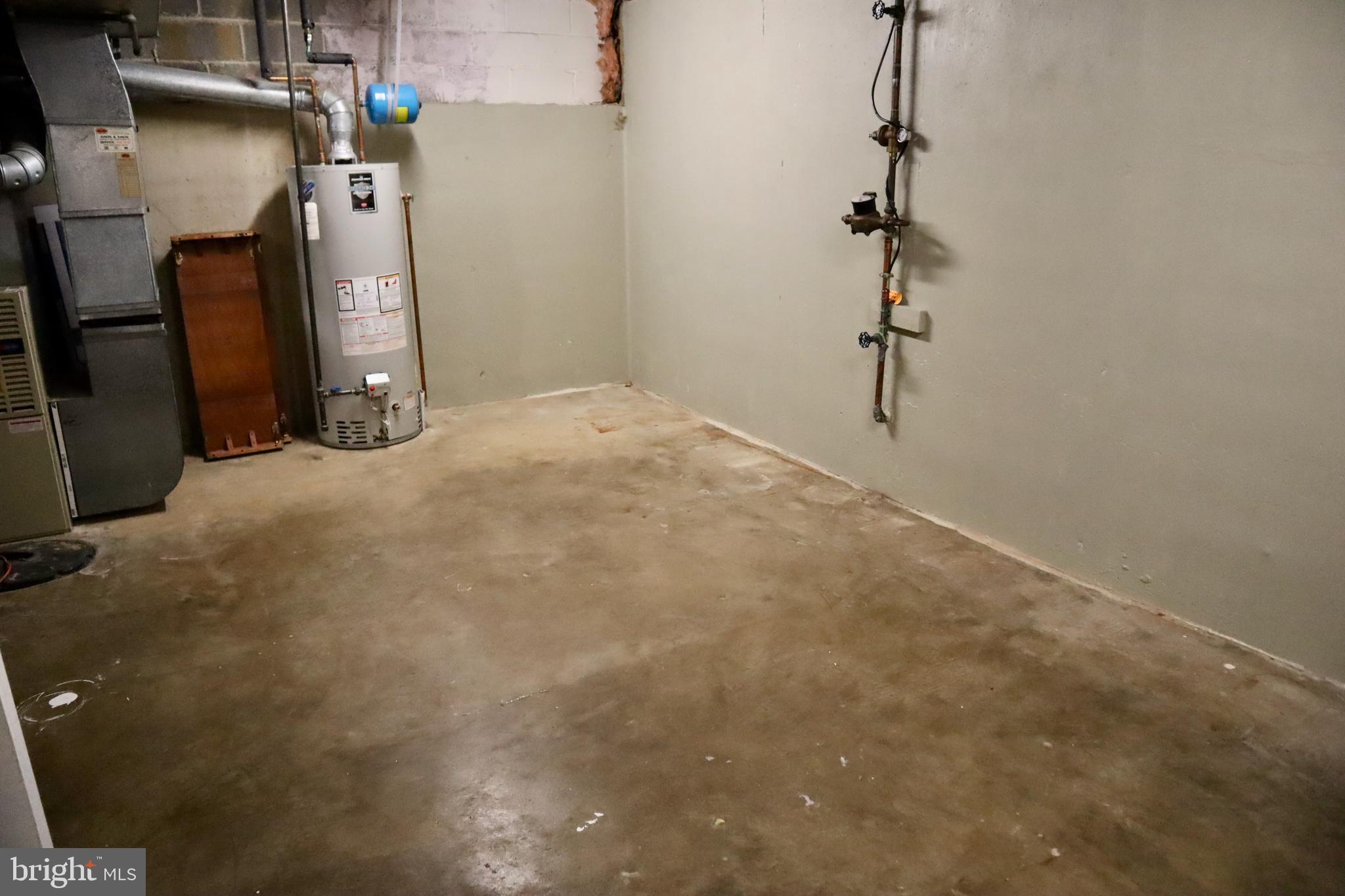 SNOWDENS MILL - Residential Lease