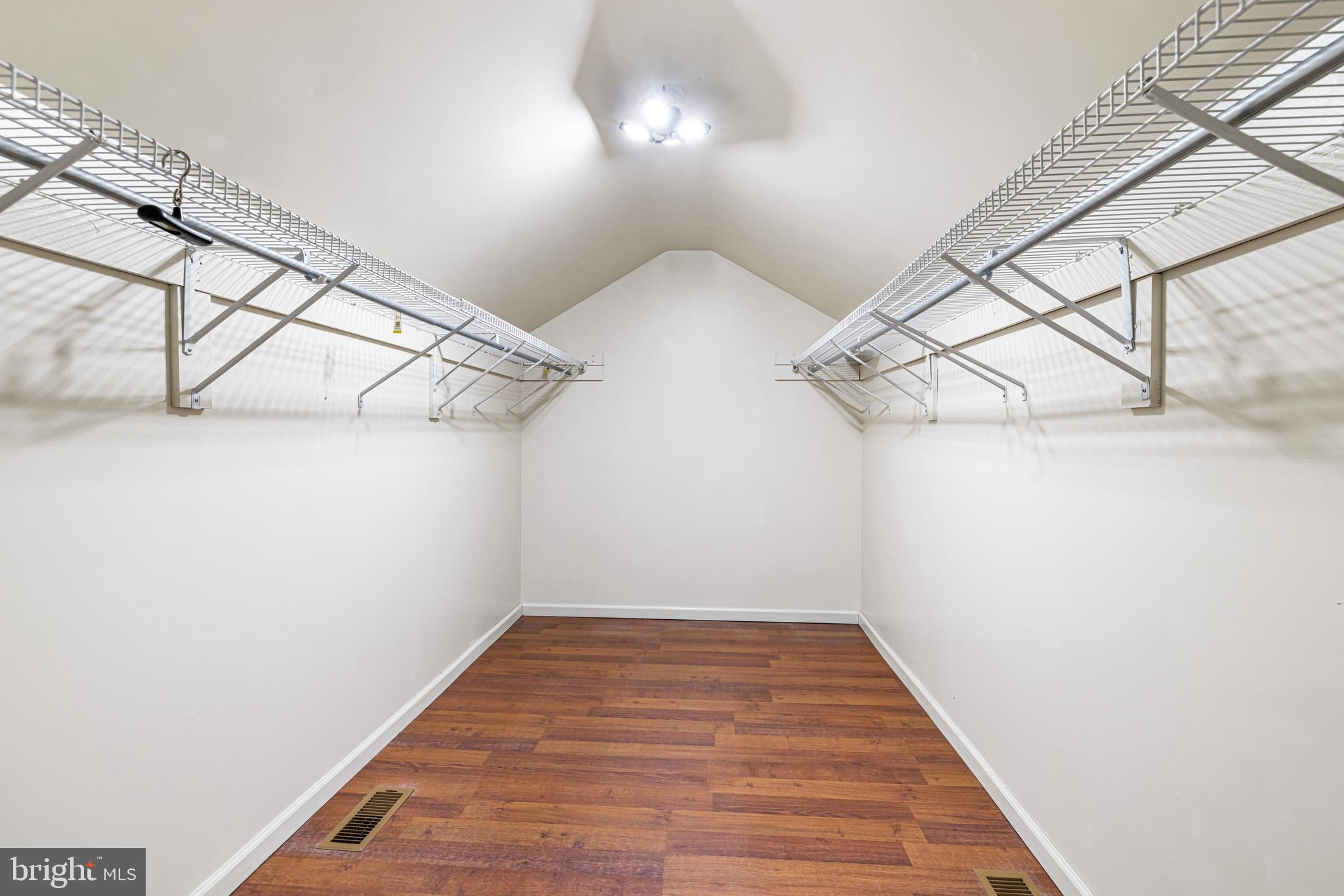 HAMPTON CHASE - Residential