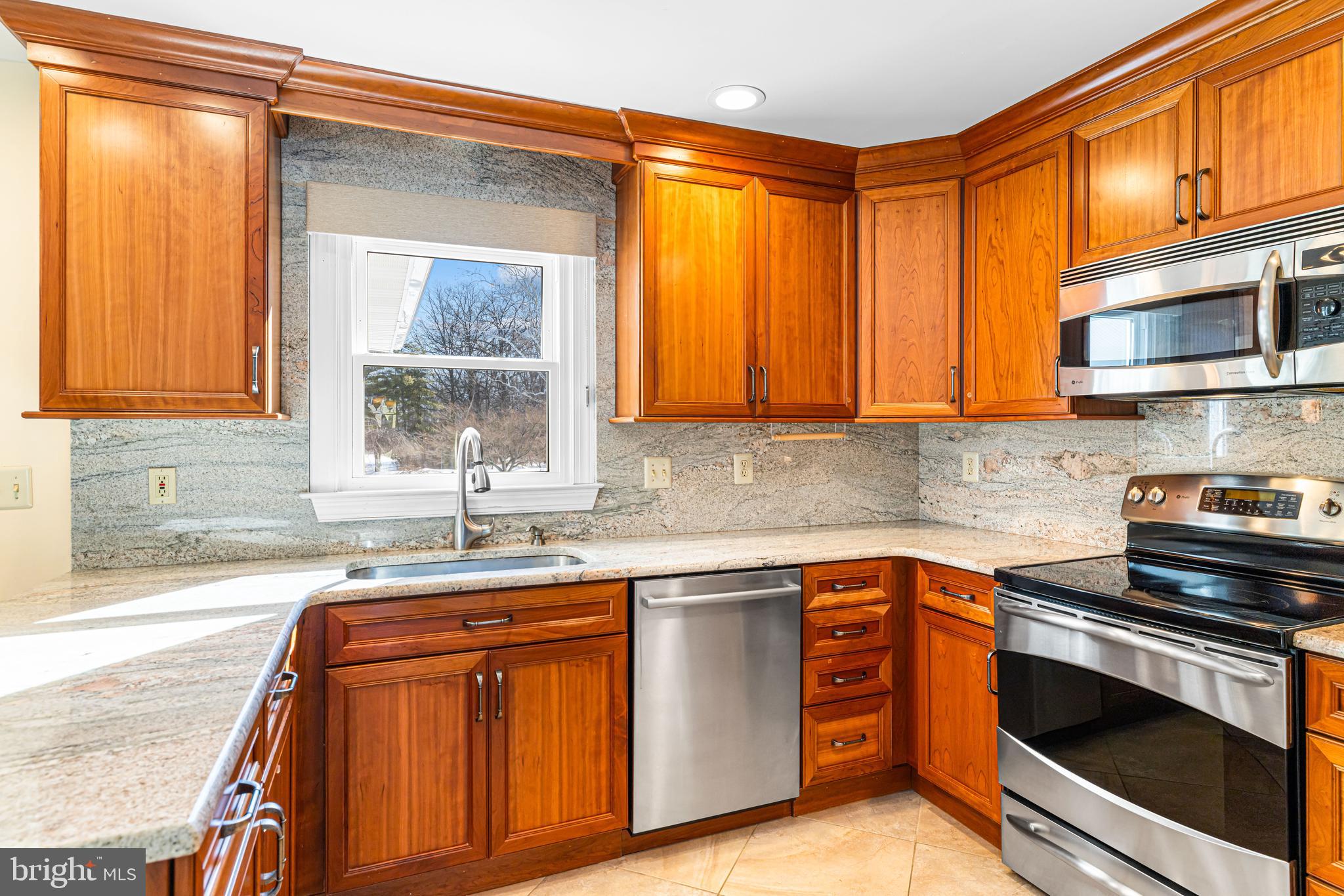 HAMPTON CHASE - Residential