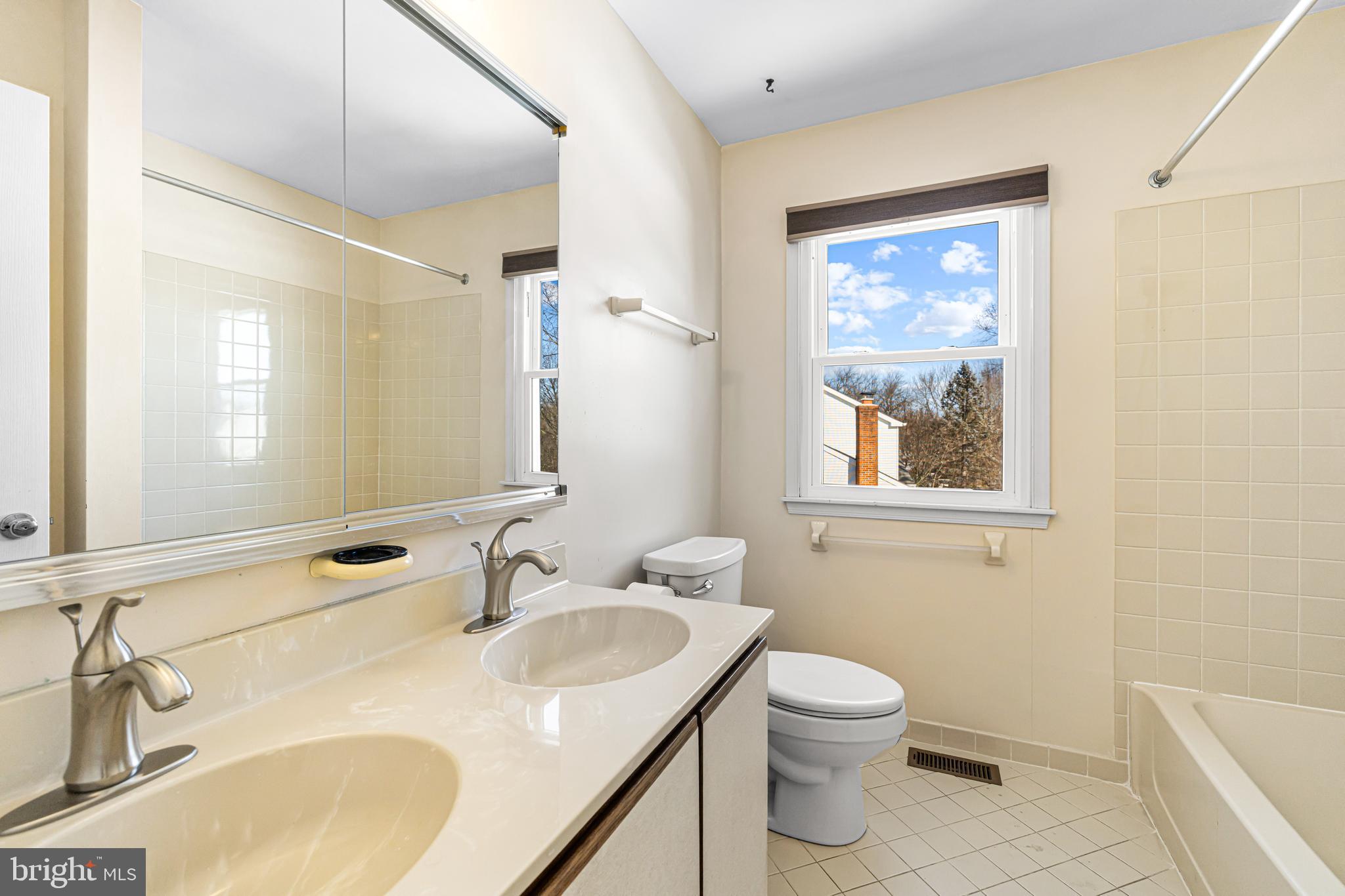 HAMPTON CHASE - Residential