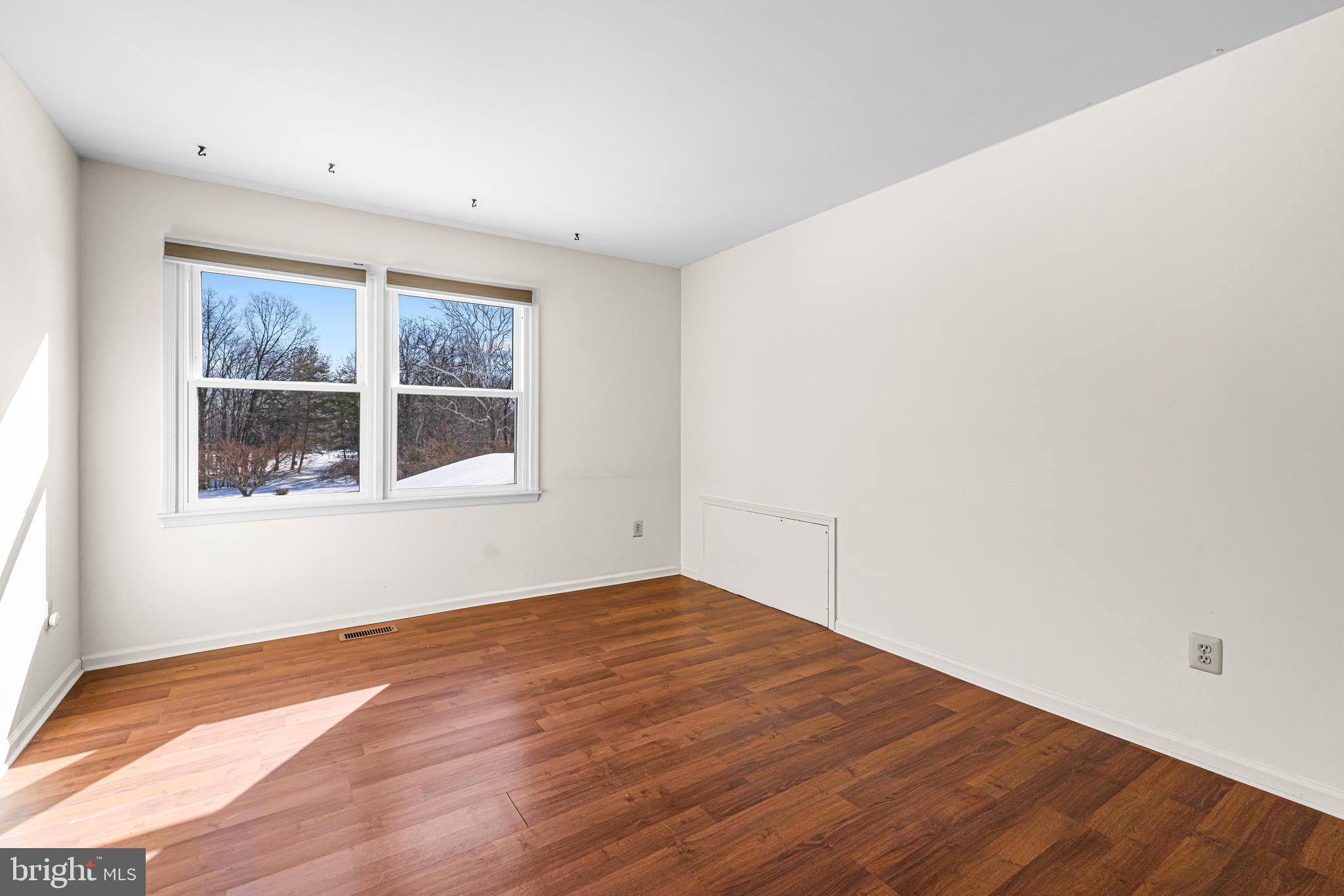 HAMPTON CHASE - Residential