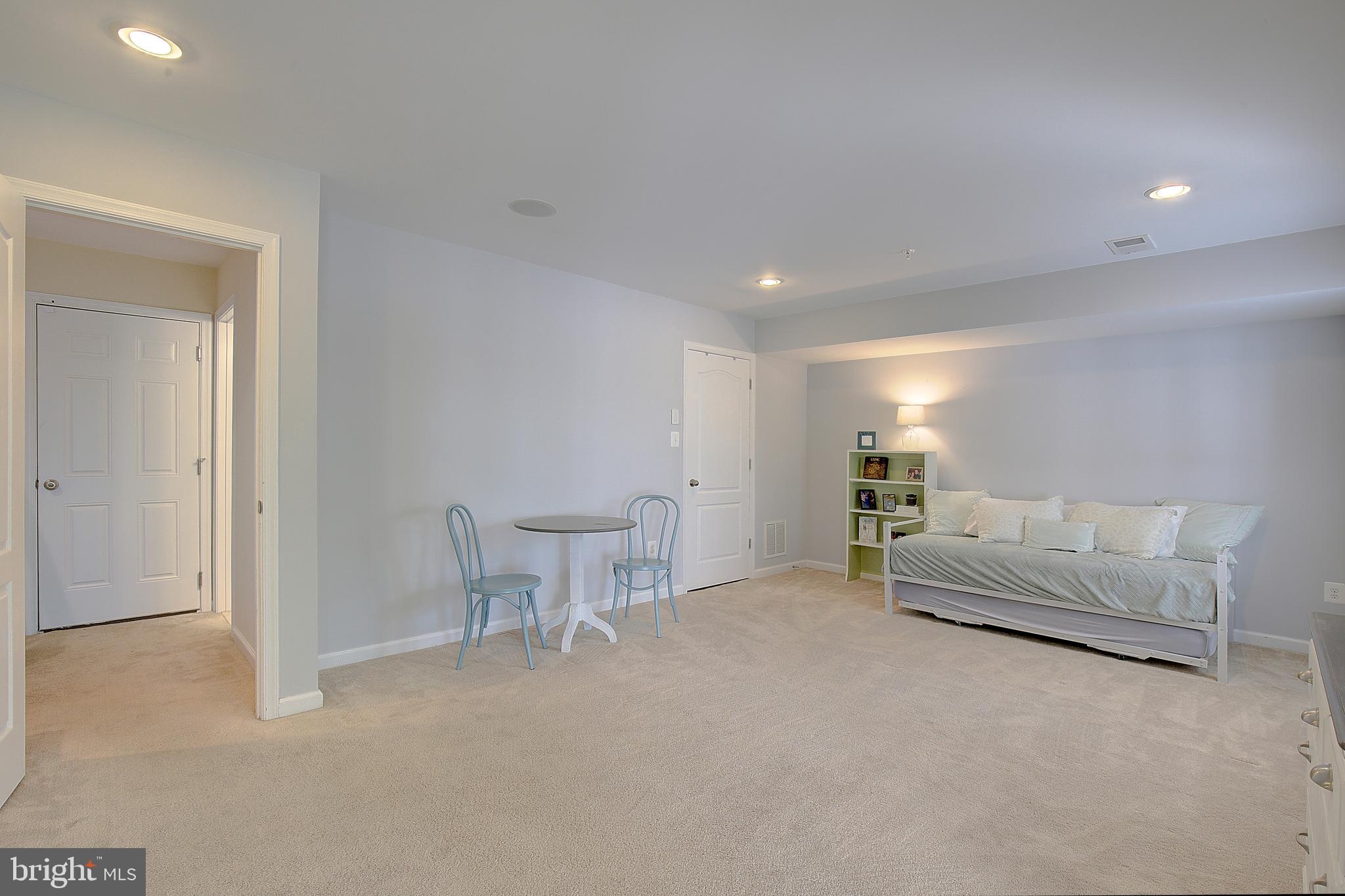 SUMMERFIELD VILLAGE - Residential